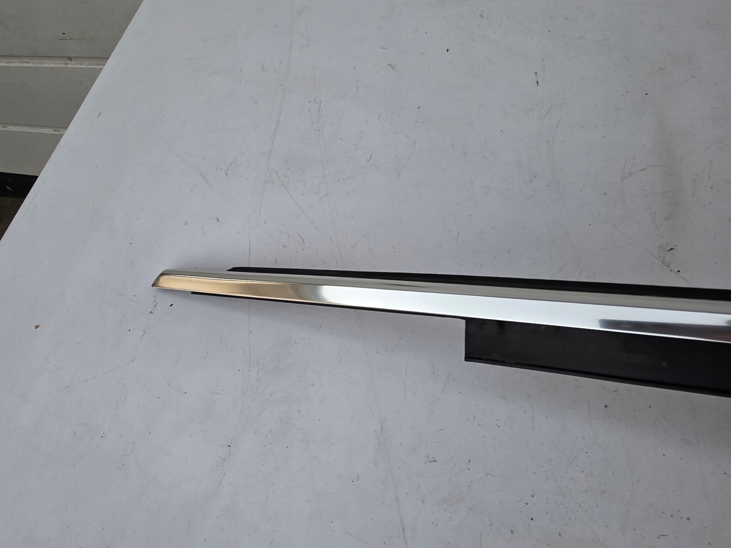 moulding dust door CHROM left front left front AUDI A6 C7 4G