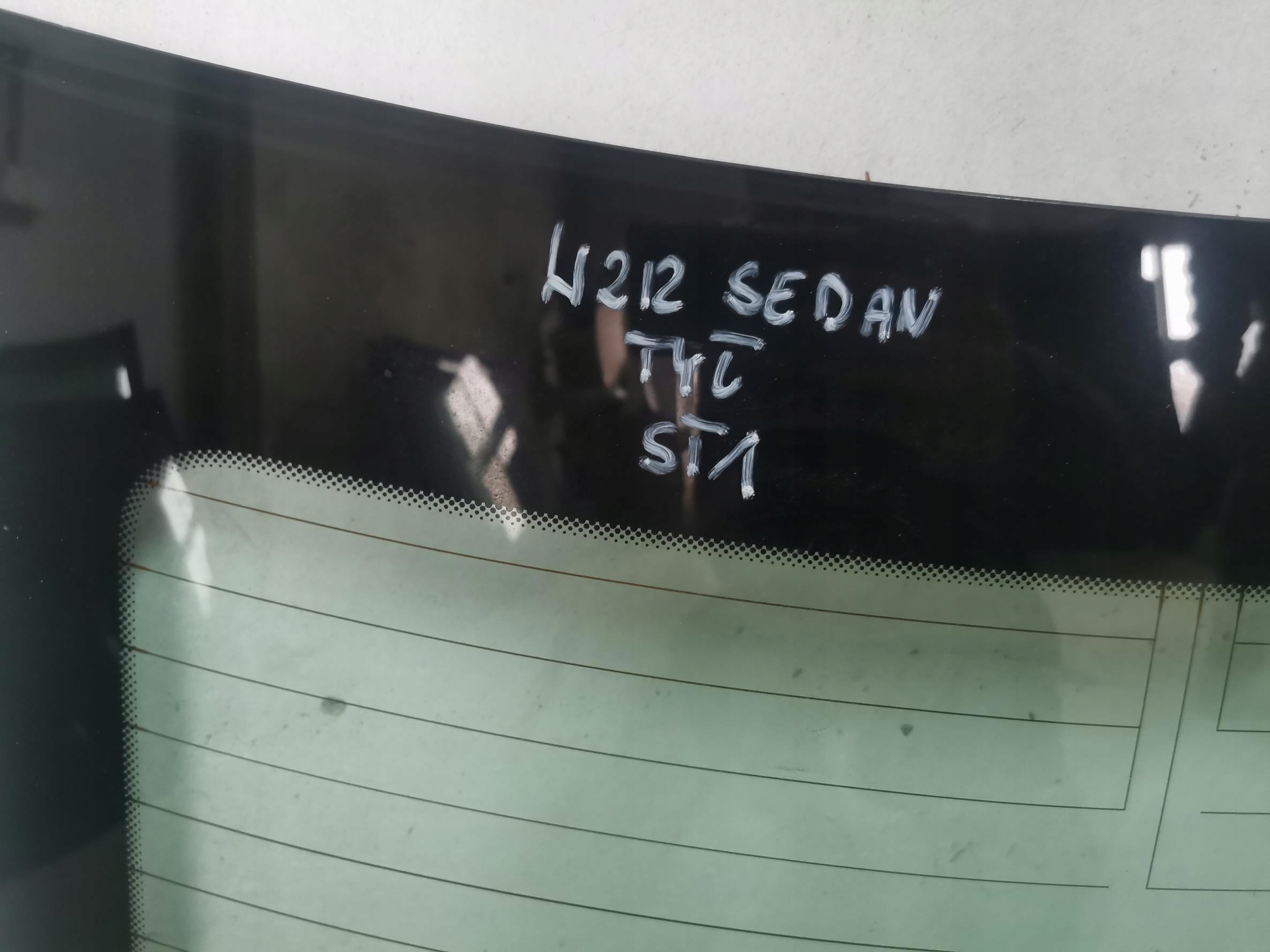 window bodywork heated rear MERCEDES E-class W212 sedan 09-16