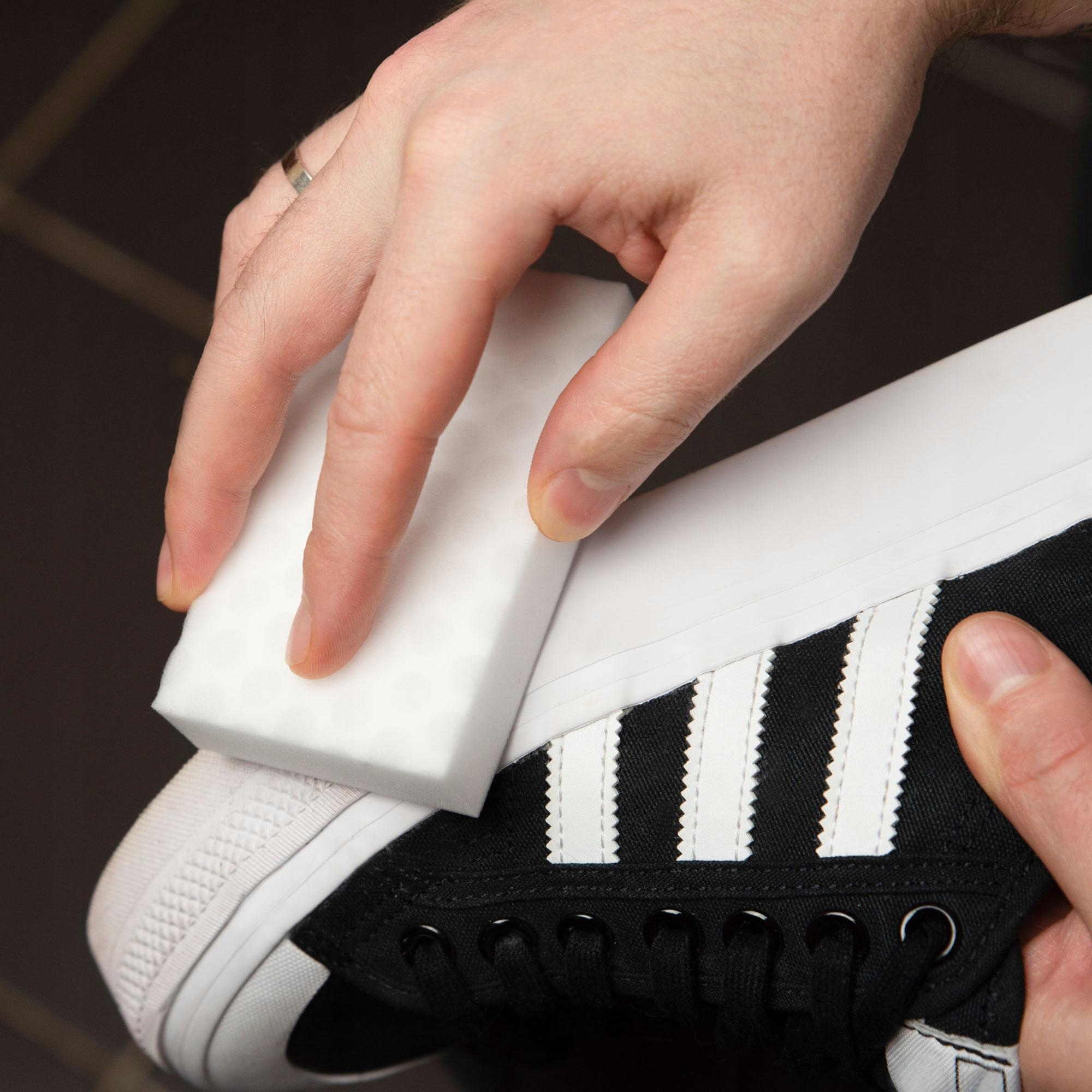 WESSPER MAGICZNA GĄBKA DO CZYSZCZENIA PLAM BRUD 4X EAN (GTIN) 5902668983969