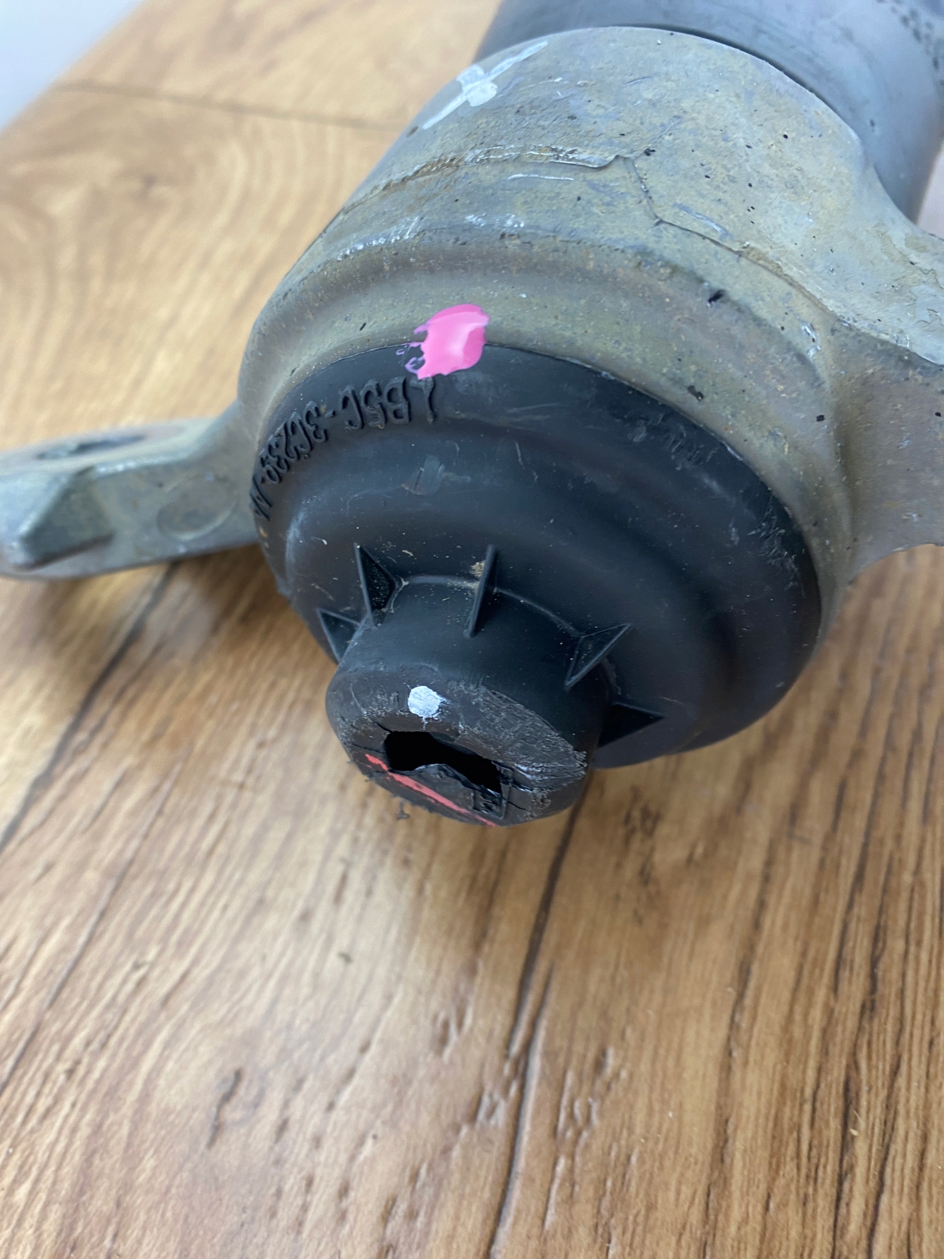 Stoßdämpfer heck hinten Ford Explorer VI 2020+ USA