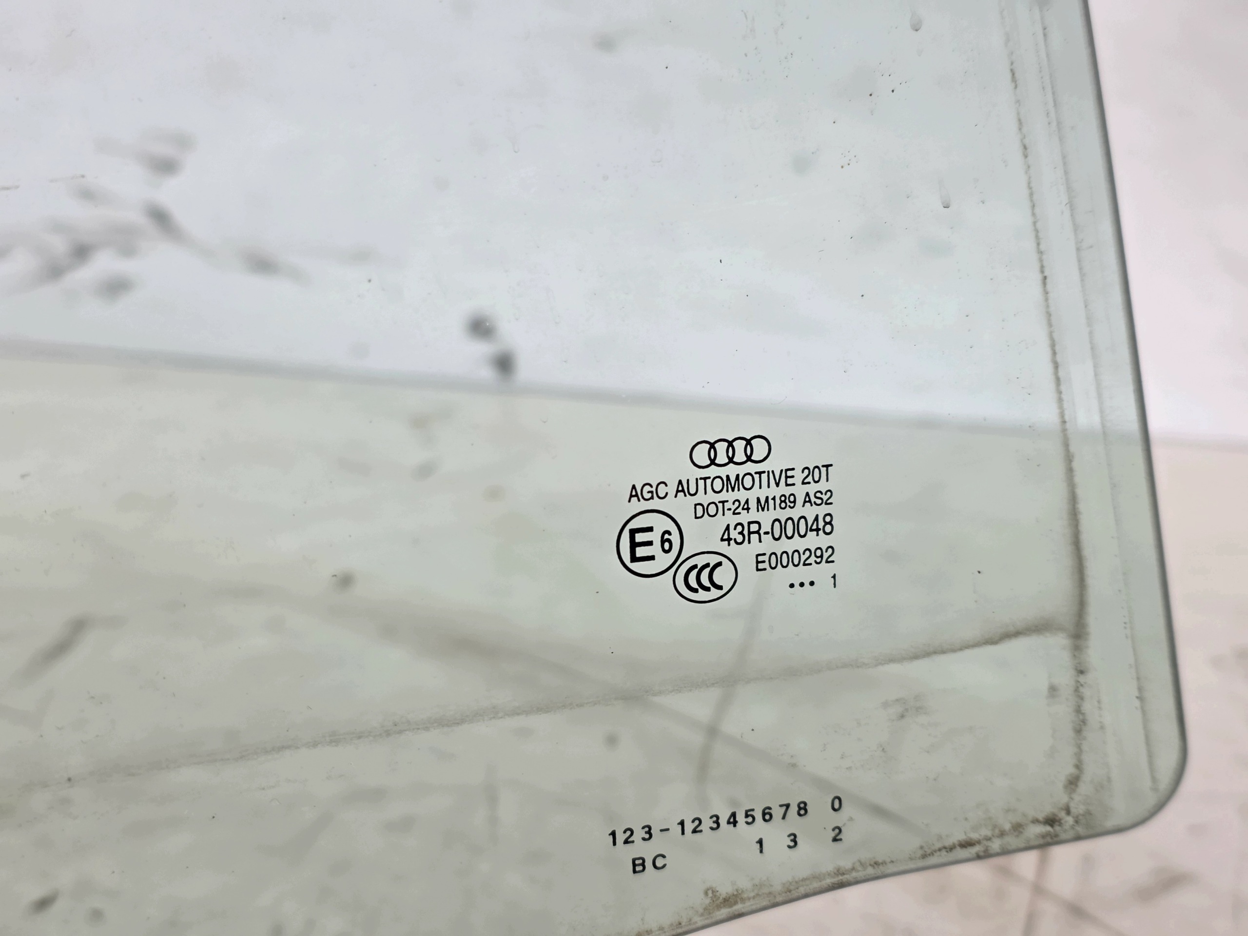 window side door right rear part AUDI Q5 8R 2011 year original