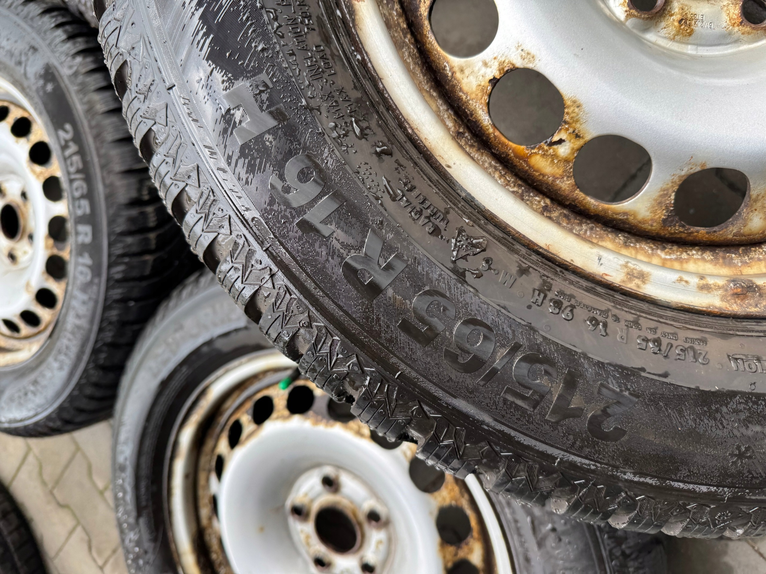 KOMPLET cerchi ferro pneumatici, gomme invernale 215/65/16 DOT3324 2024! 6.5x16 5x112 ET33