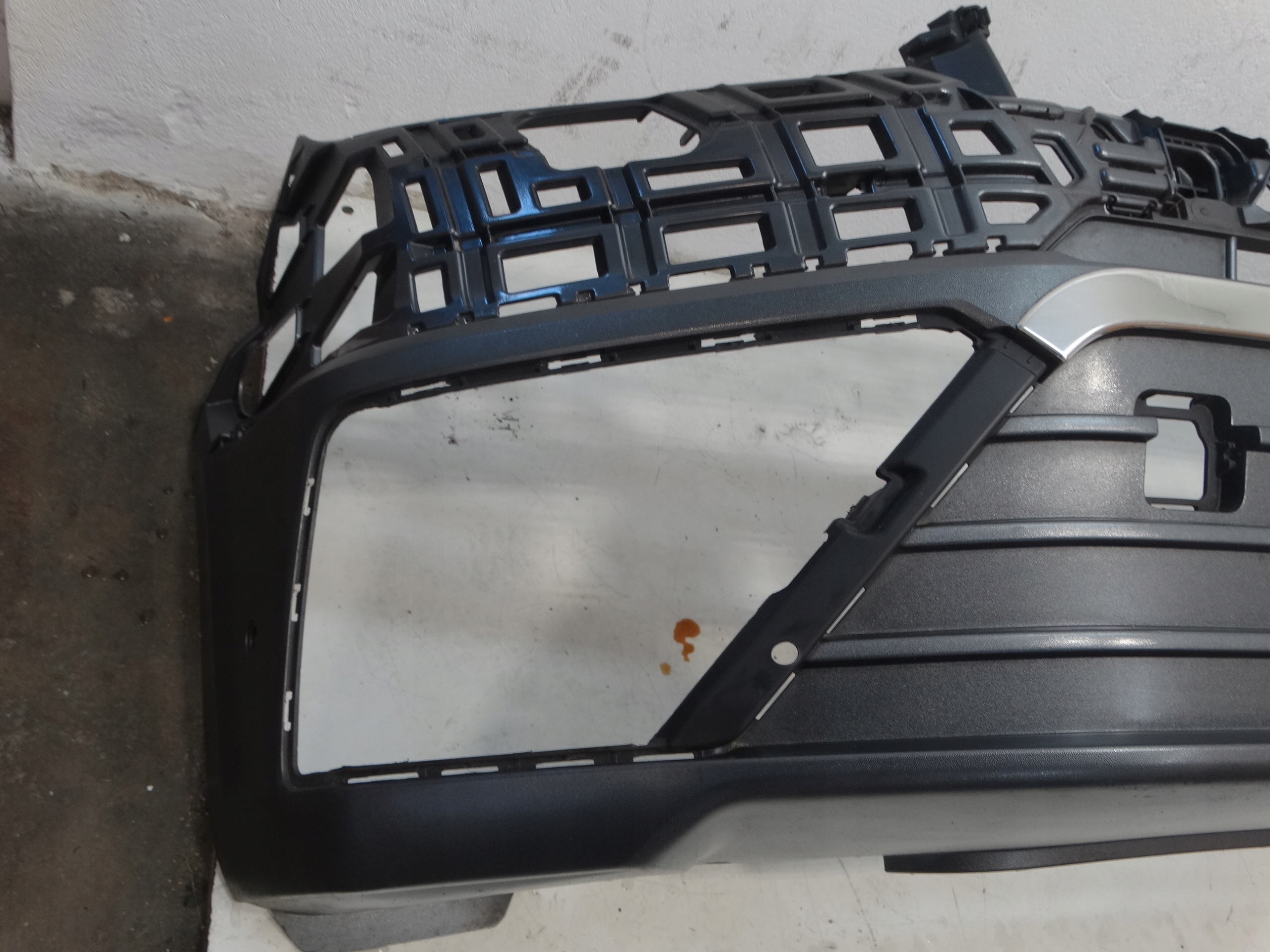 bumper front 6 PDC front VW CRAFTER II MAN TGE 7C0807221A