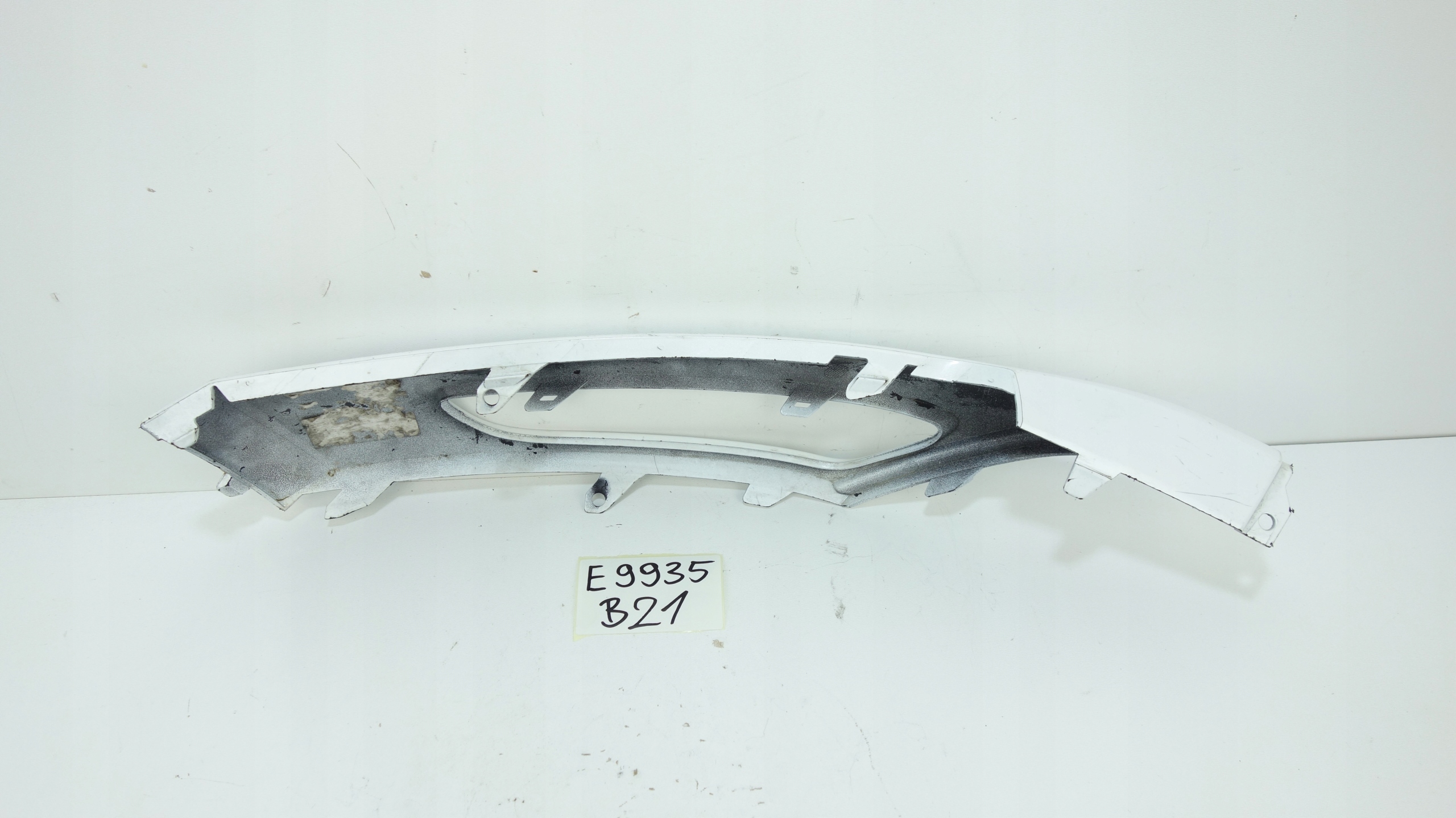 JAGUAR E-PACE X540 2017- grille grid of a bumper left front J9C3-17E792-AW