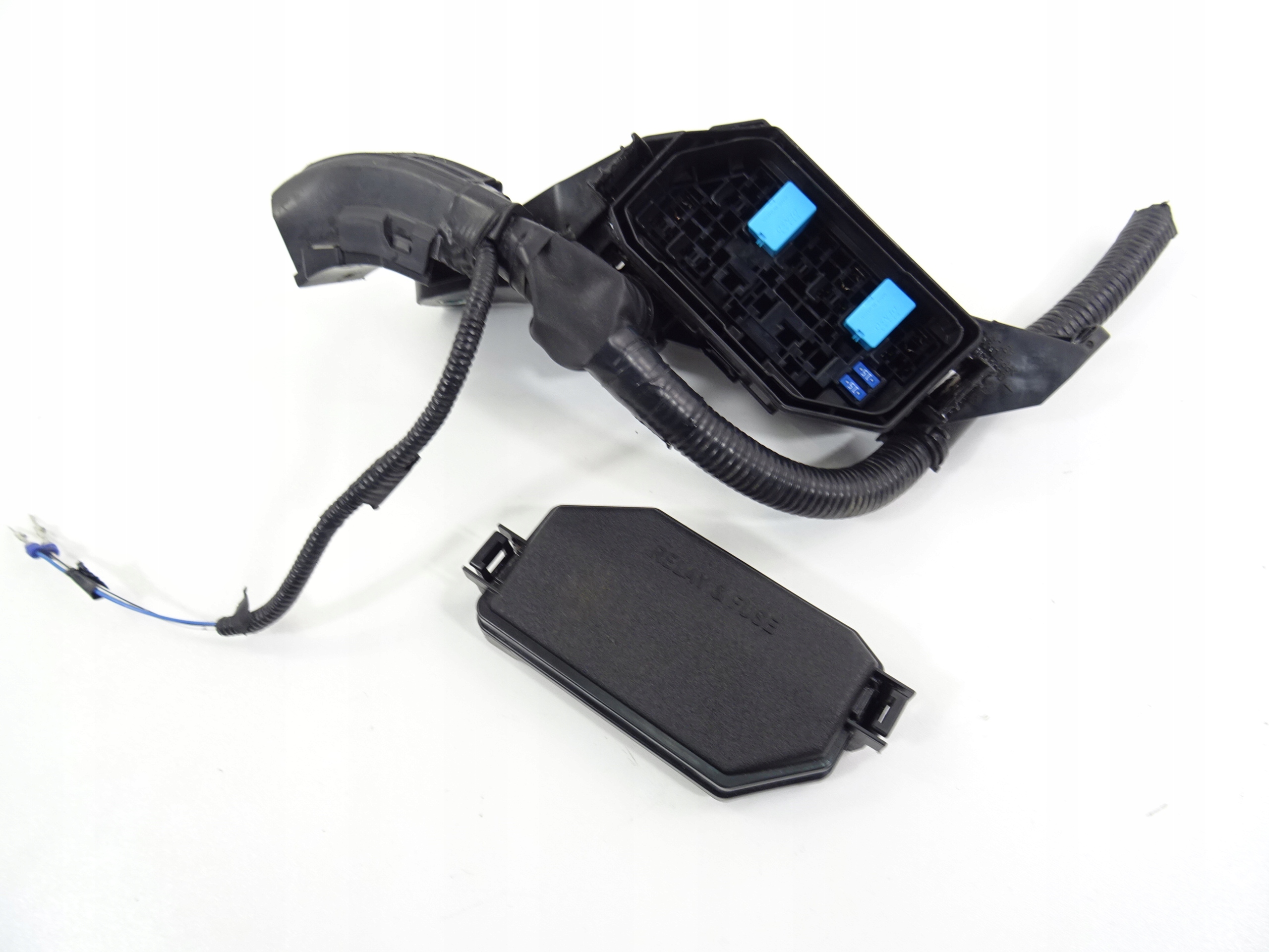 LEXUS UX 250H SKRZYNKA BEZPIECZNIKÓW 82662-76070