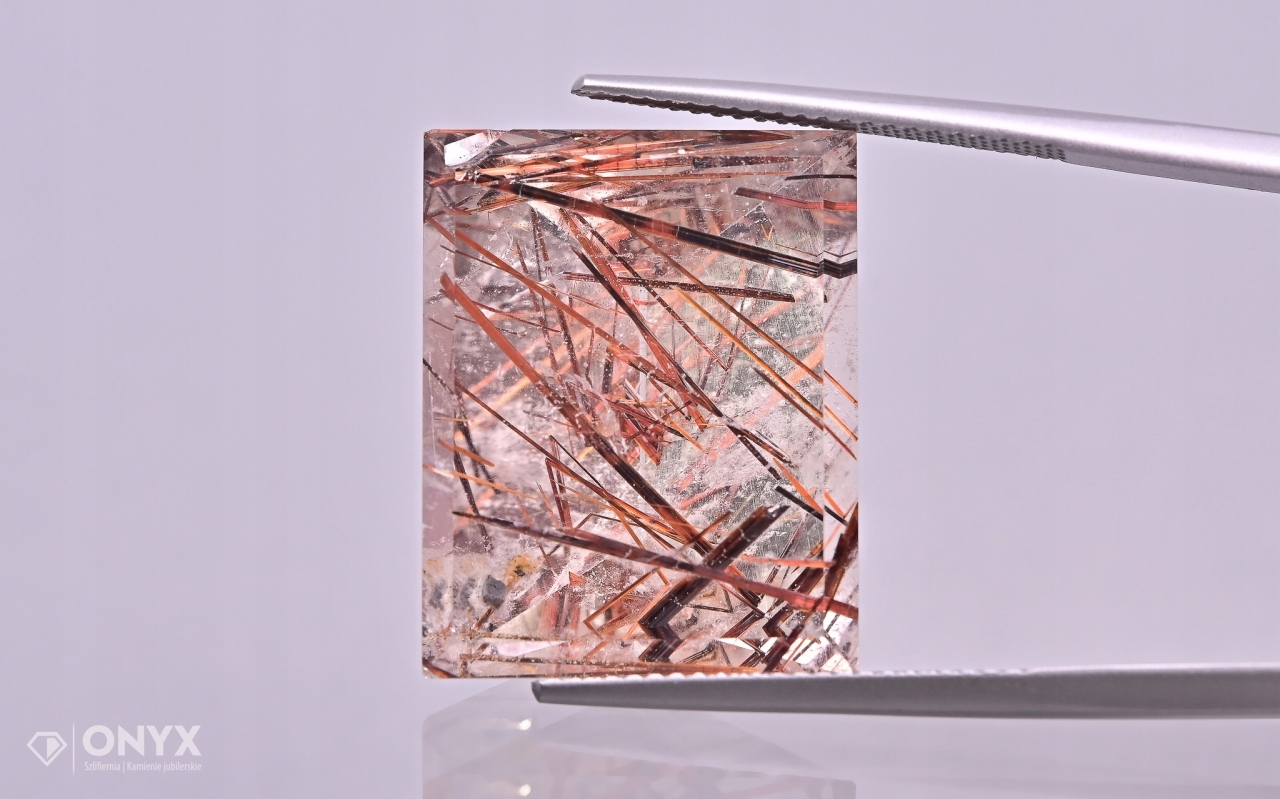 Křemen s rutilem fazetovaný obdélník 21x16,5 mm