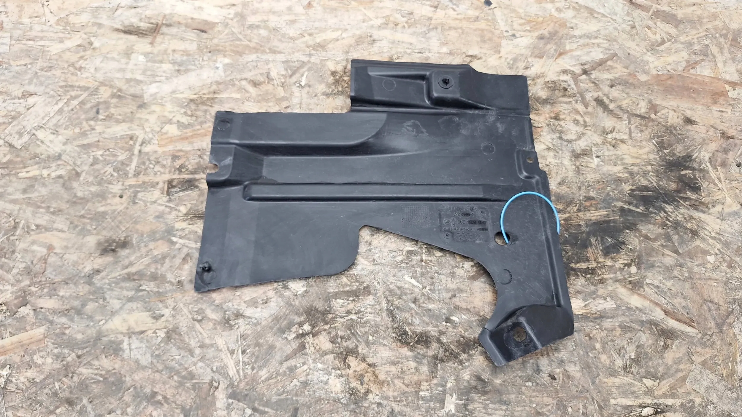 cover chassis right Audi A6 S6 C6 4F 4F0825216E