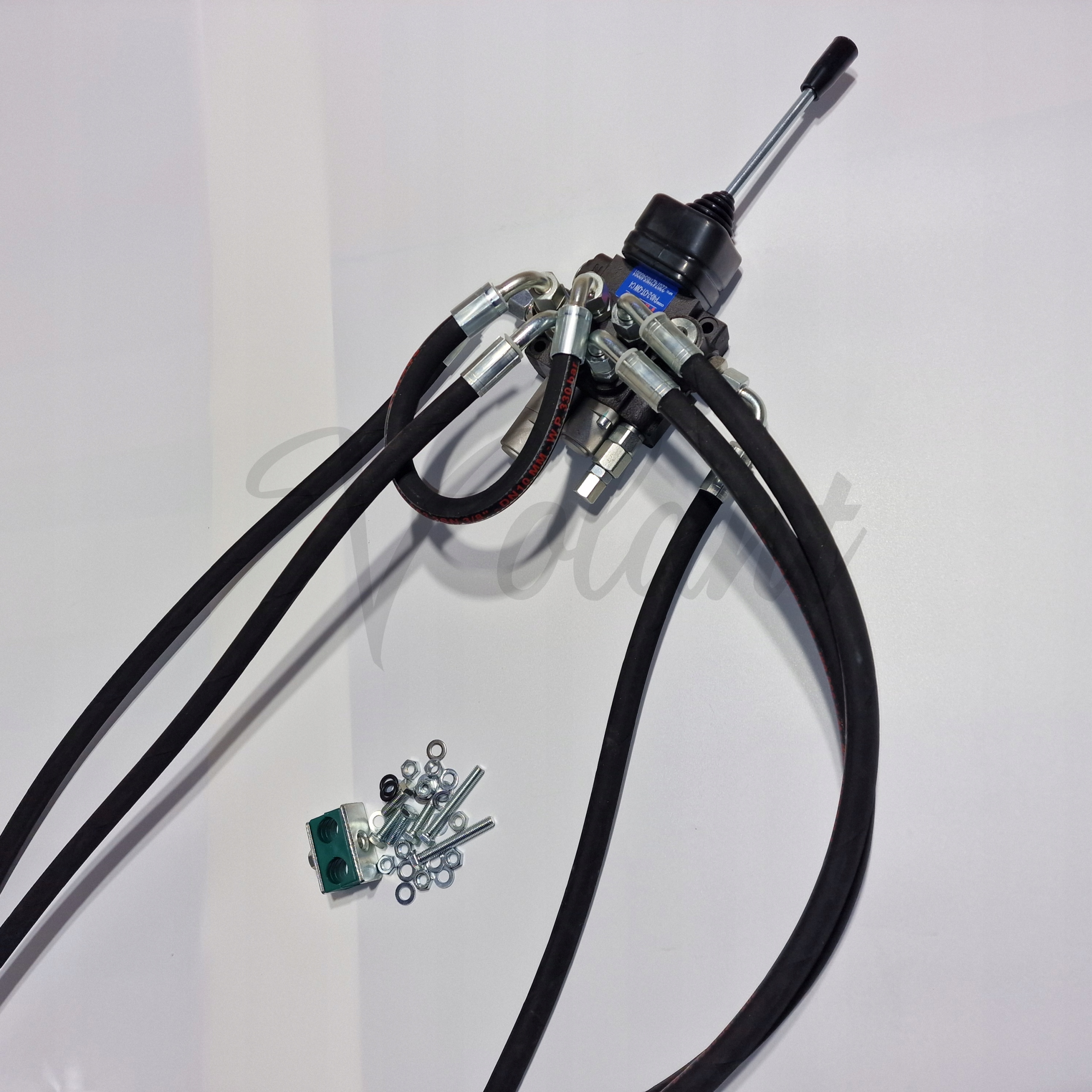 ROZDZIELACZ 2 SEKCYJNY ZEWNĘTRZNY C-330 JOYSTICK PODNOŚNIK KOMPLETNY ZESTAW Producent części Volant