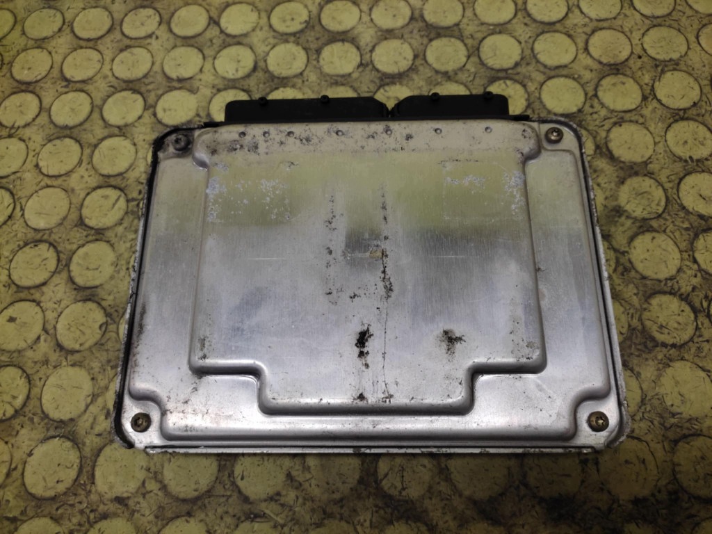 VW GOLF IV control unit of the engine 0281010974