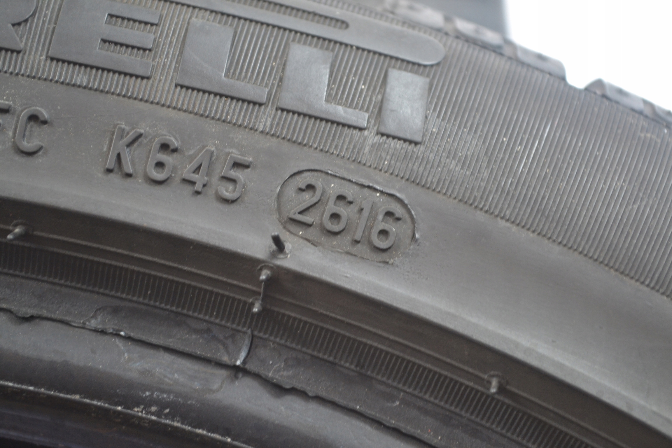 235/40R19 92V PIRELLI SOTTOZERO 2 x2szt 7571z EAN (GTIN) 8019227186451