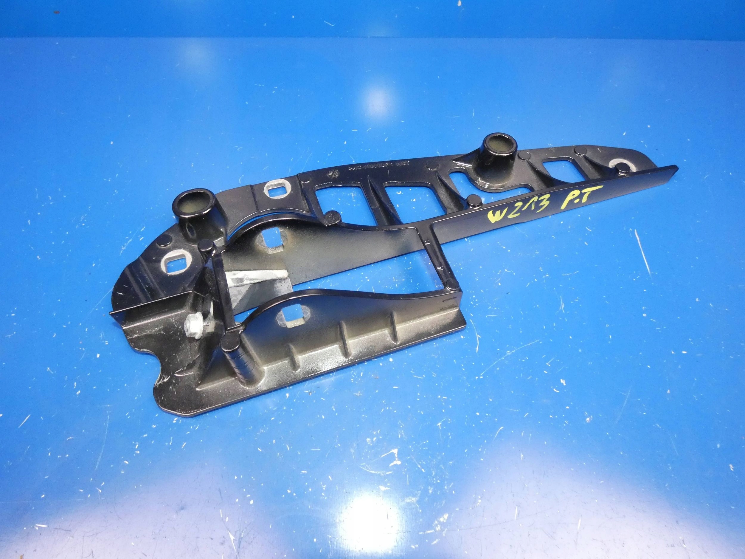 MERCEDES E KLASA W213 sedan hinge bonnet boot right rear part