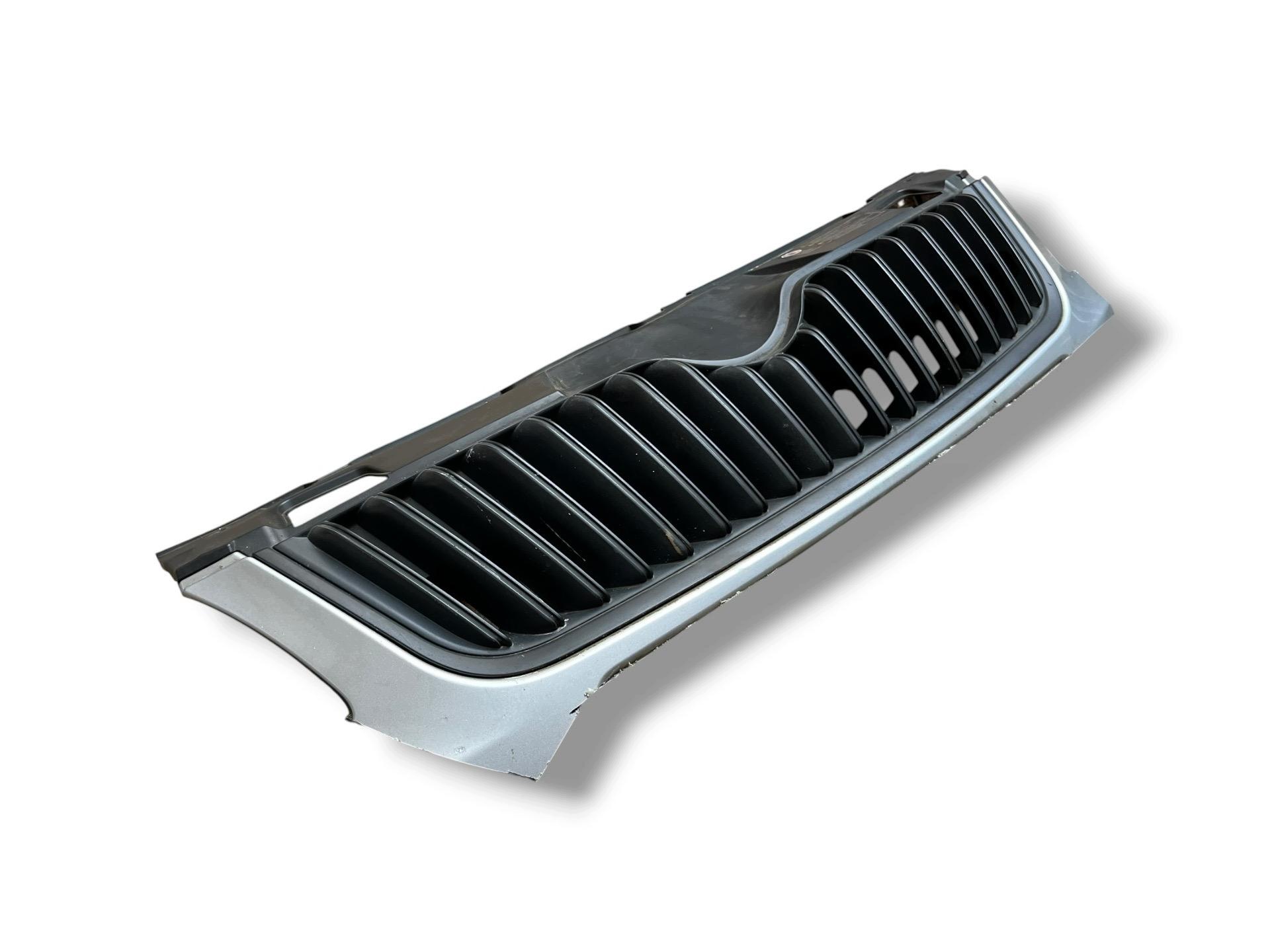 grille radiator Skoda Fabia 2 facelift 2011 5J0853668B