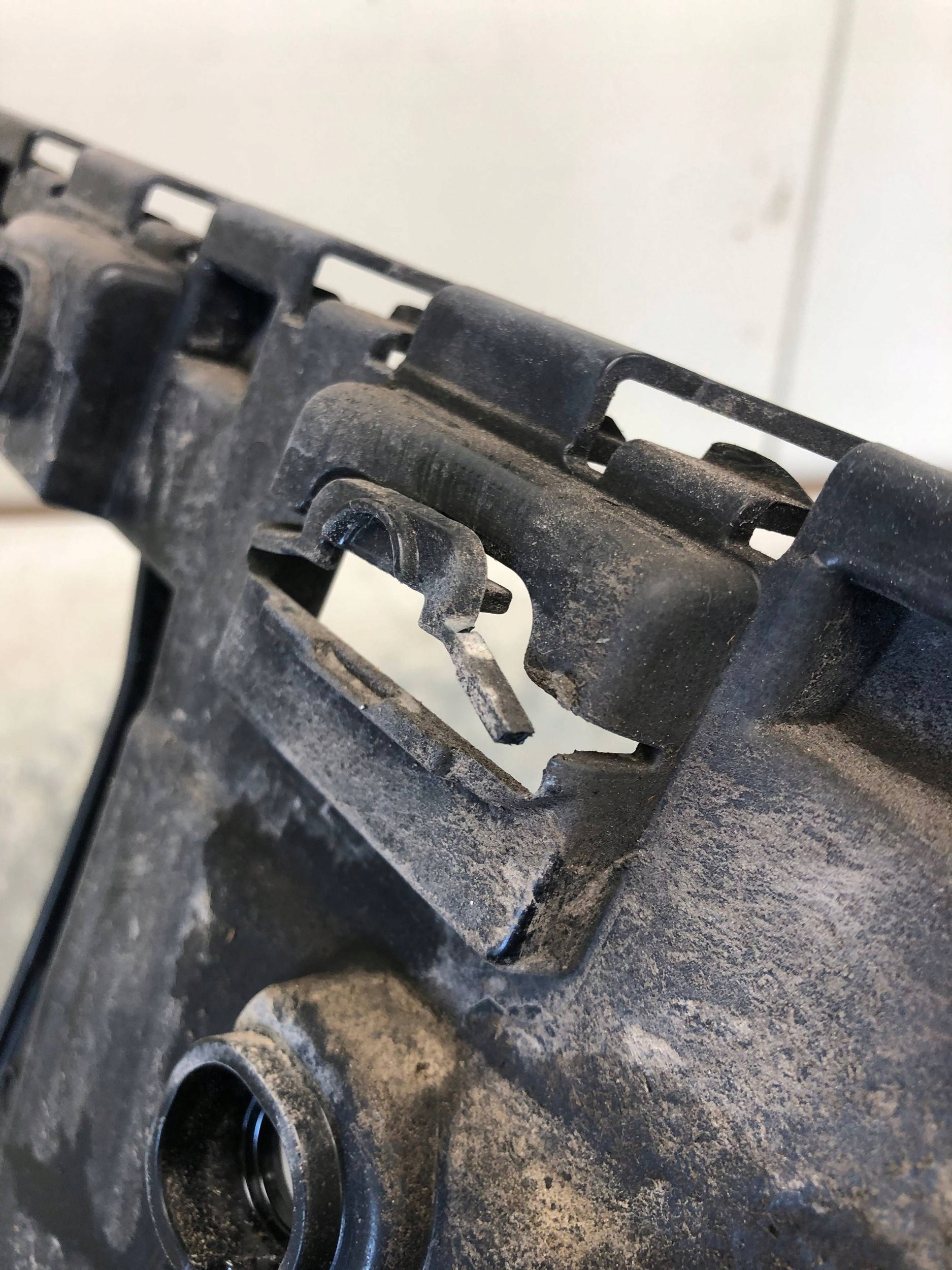 bumper bracket left rear part MERCEDES W205 KOMBI A2058802002