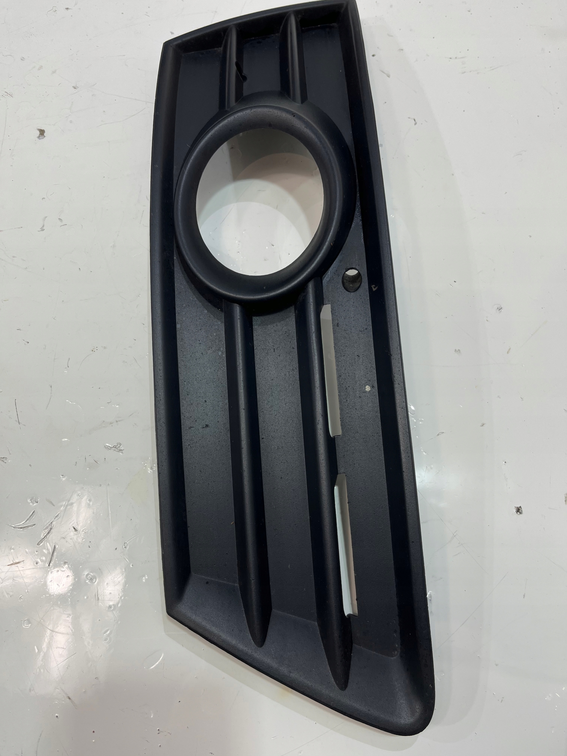 |00000000000000 - РЕШІТКА БАМПЕРА ЛІВА PASSAT CC 3C8853665C