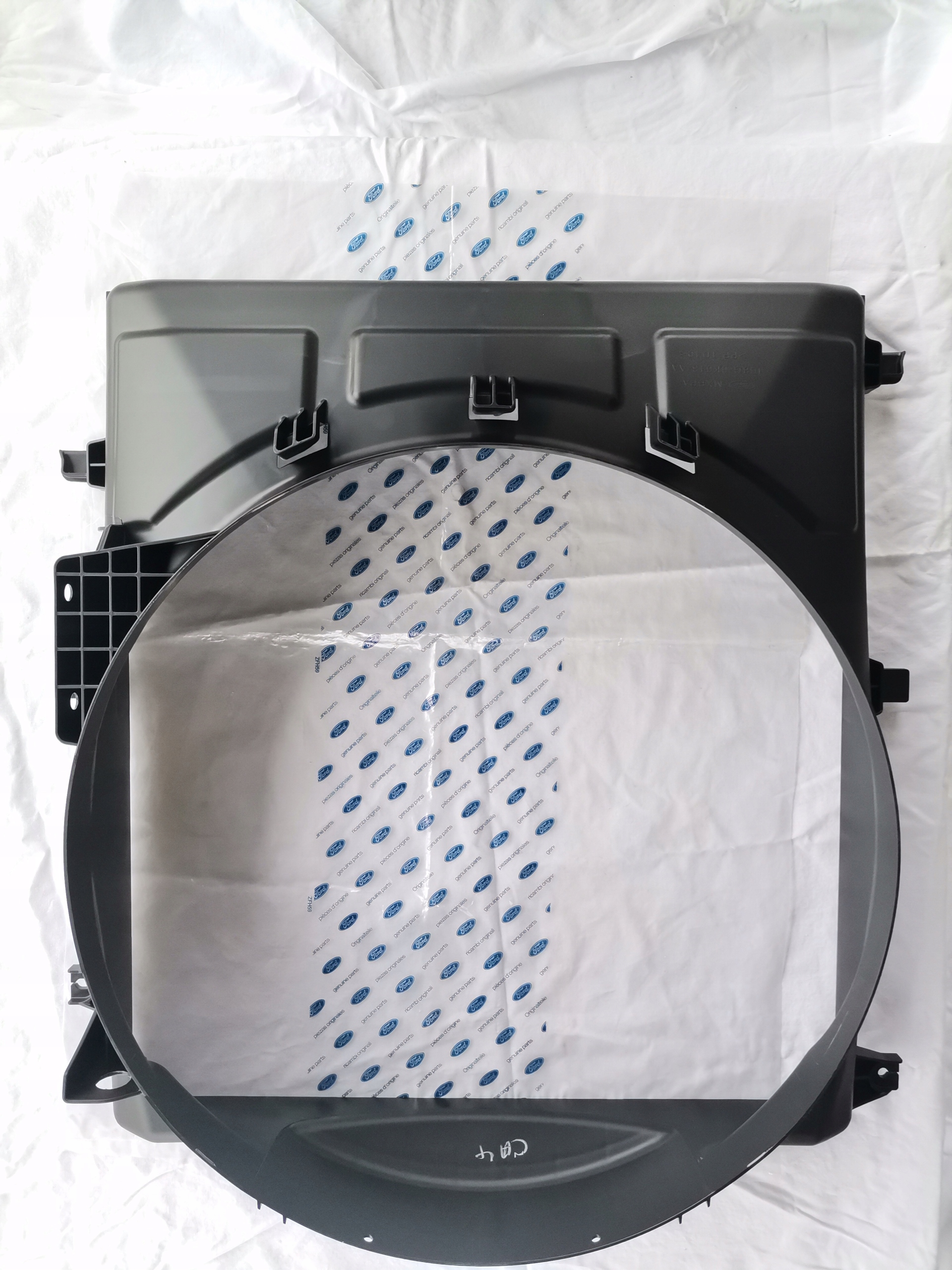 OBUDOWA WENTYLATORA CHLODNICY FORD RANGER 2 0 19r