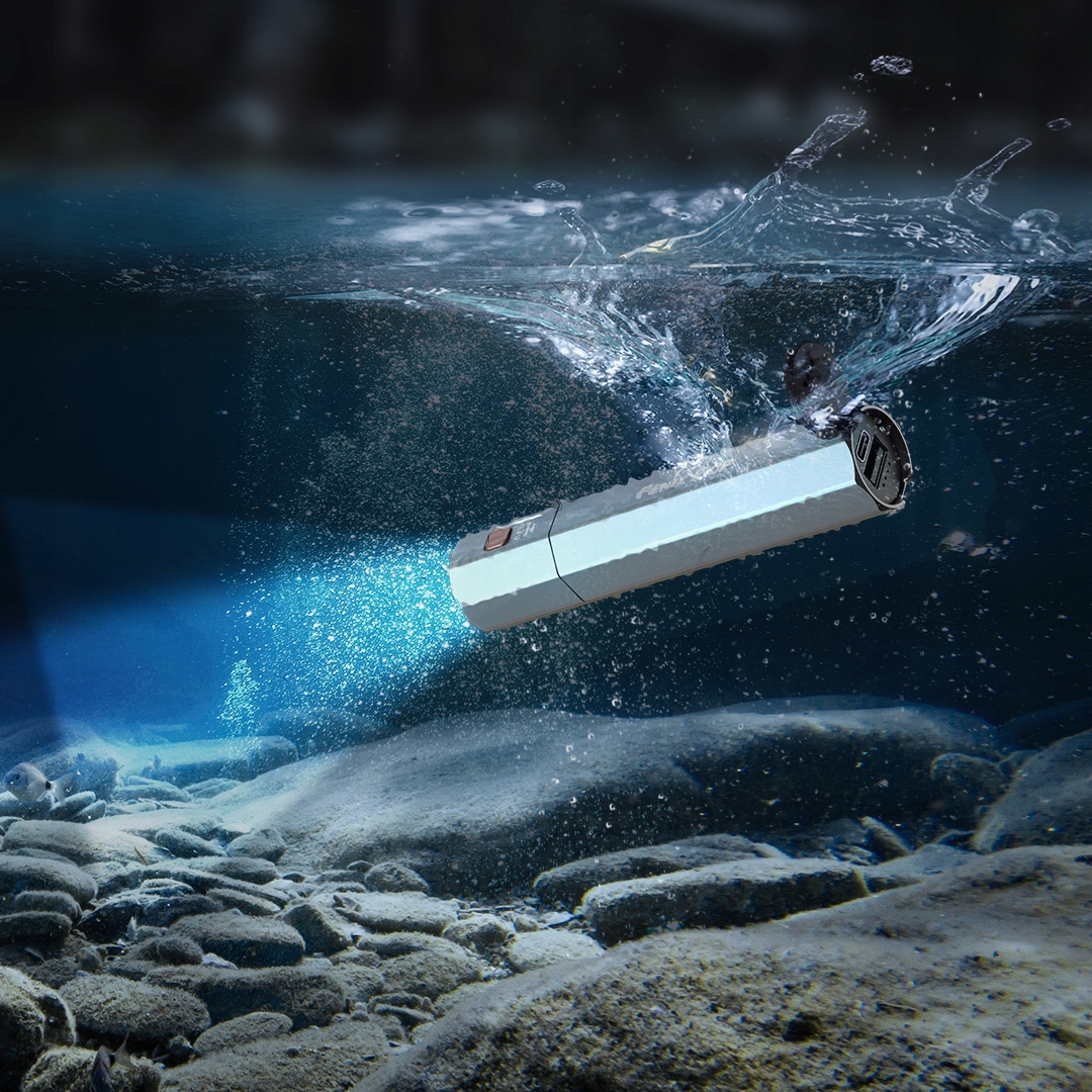 Latarka diodowa Fenix E-CP niebieska 1600lm 222m Materiał aluminium