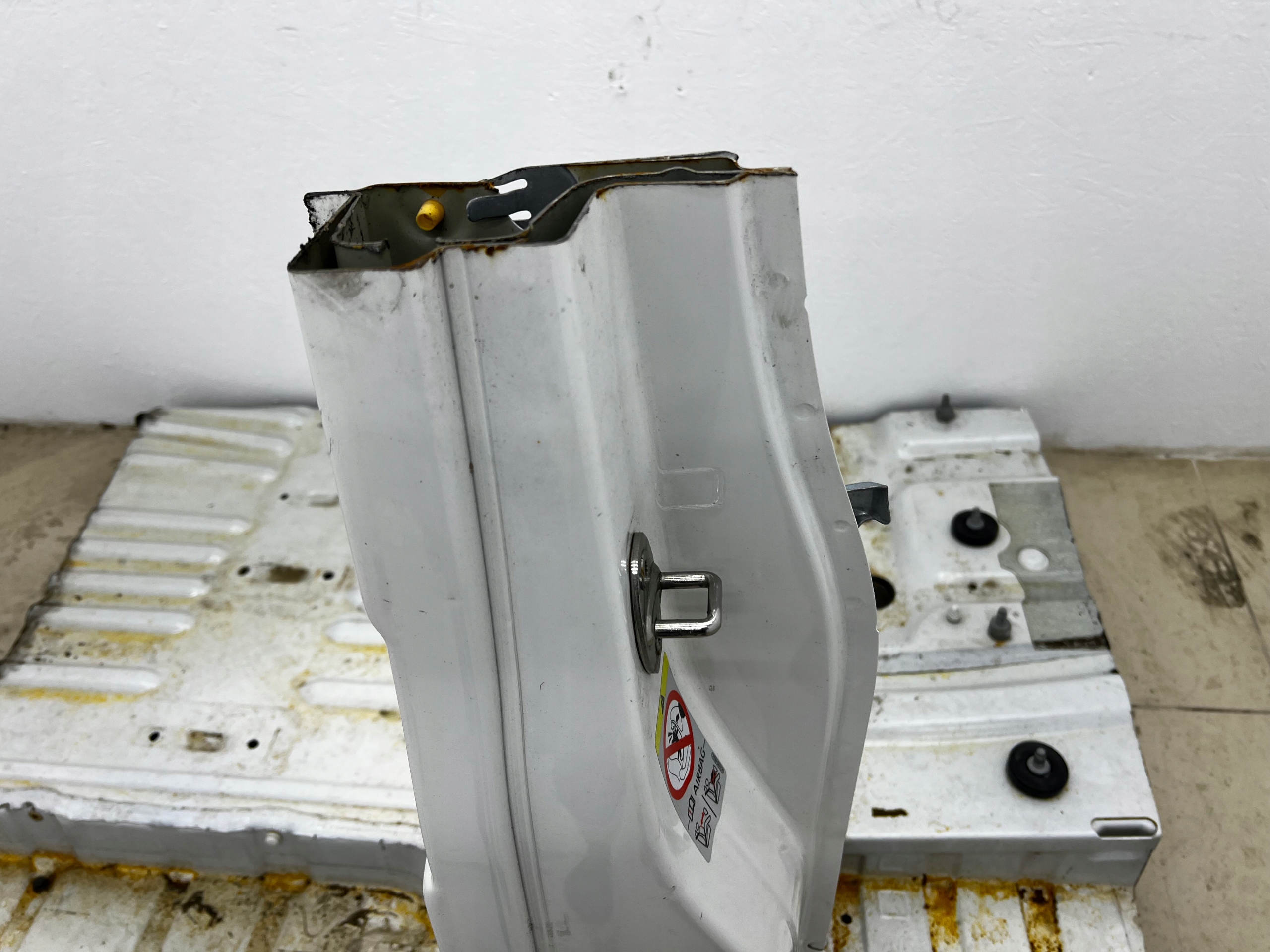 quarter threshold pillar mudguard right BIALY LB9A VW TRANSPORTER T5 11R LB9A
