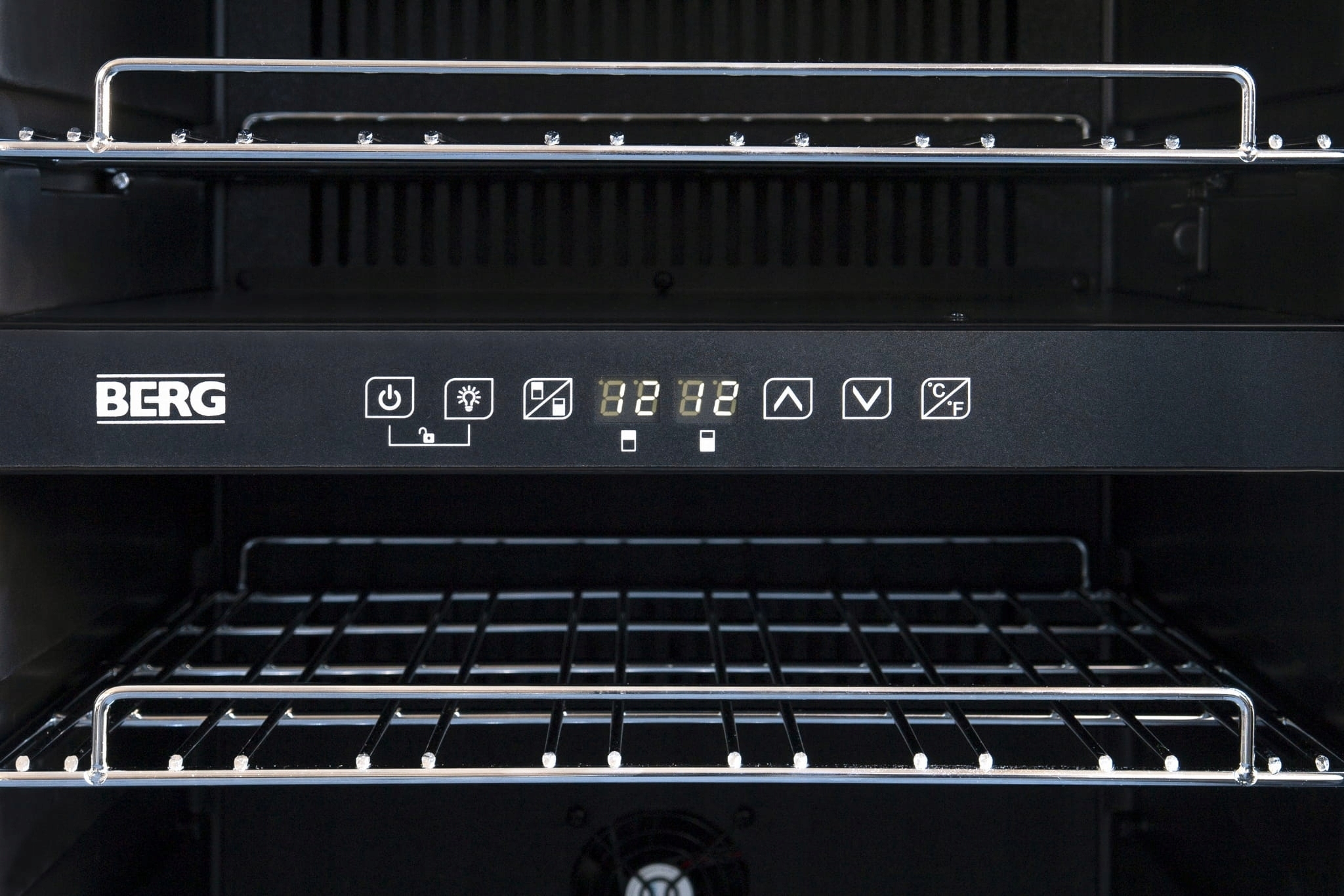 BRGWA77D WINIARKA WOLNOSTOJĄCA DWUSTREFOWA BERG Producent BERG