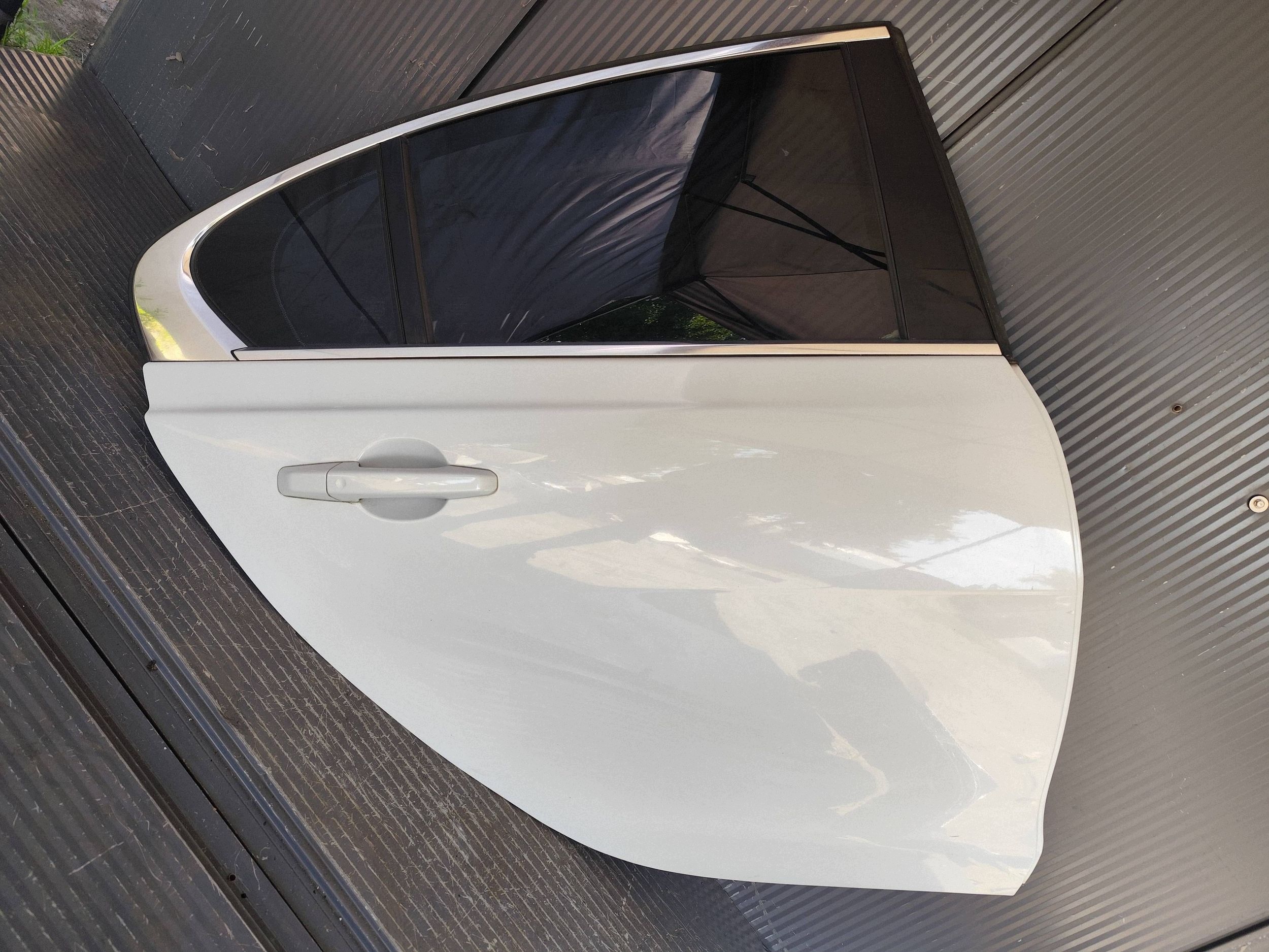 JAGUAR XE 760 door rear. right complete LRC NAK