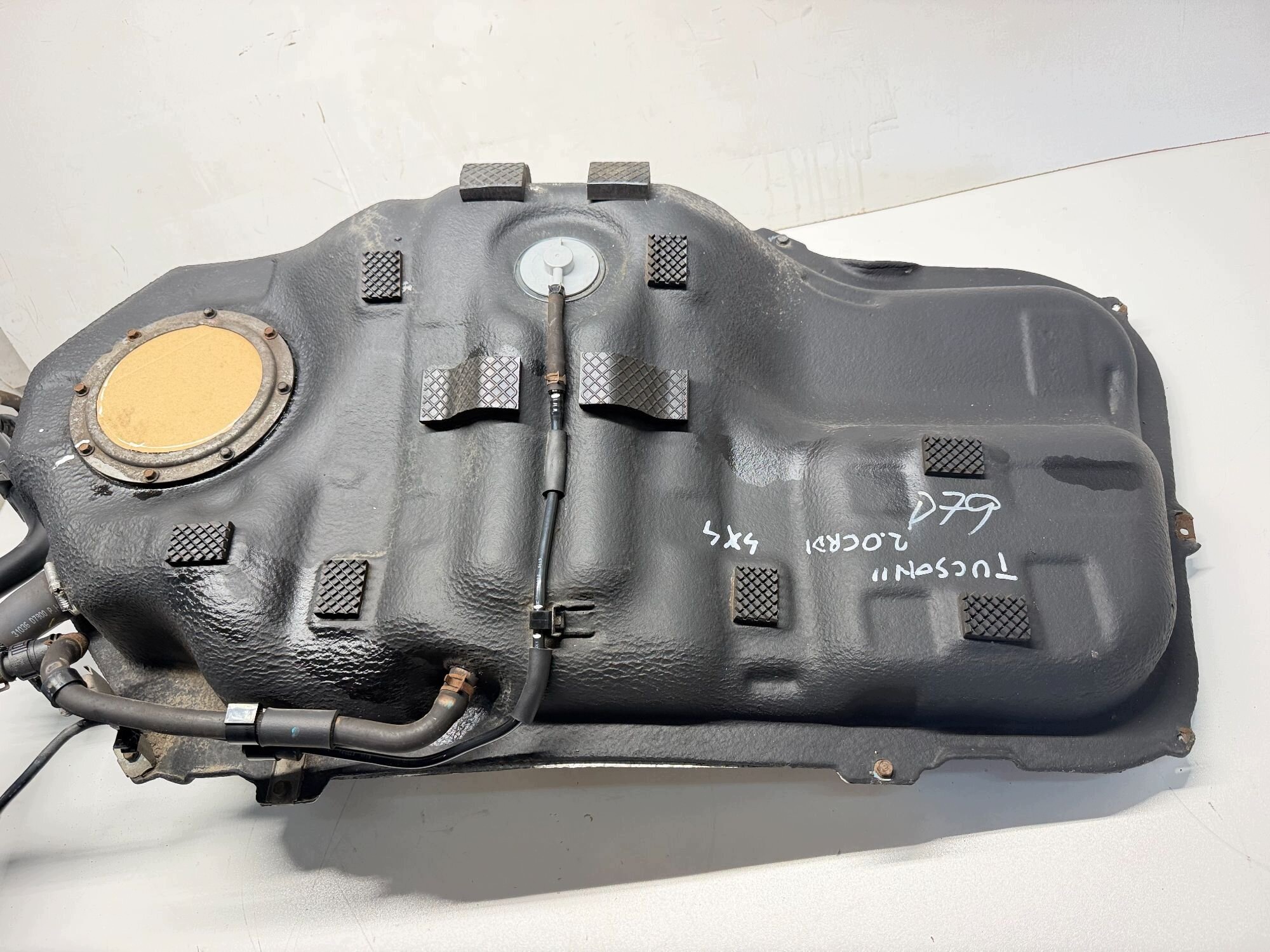 tank HYUNDAI TUCSON II 2.0 CRDI 31100-D7900 2015-2019