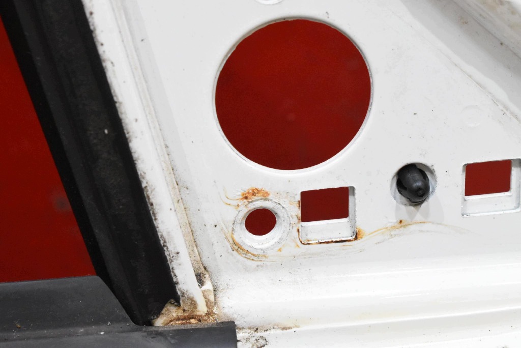 door right front front ny CLEAR WHITE KIA SOUL 1 and 08-11