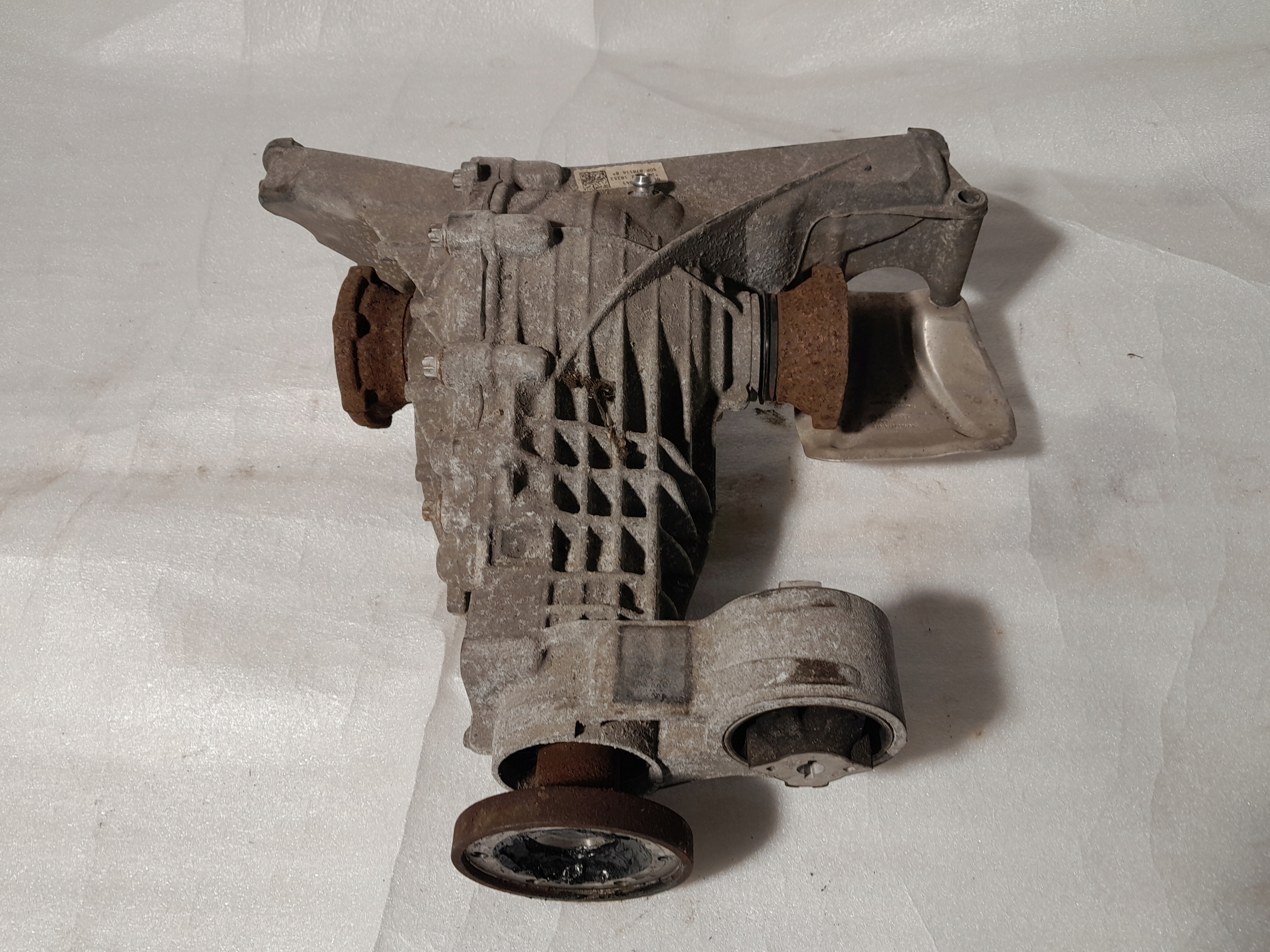 AUDI A4 B9 Differential Differential hinten 0DB500043