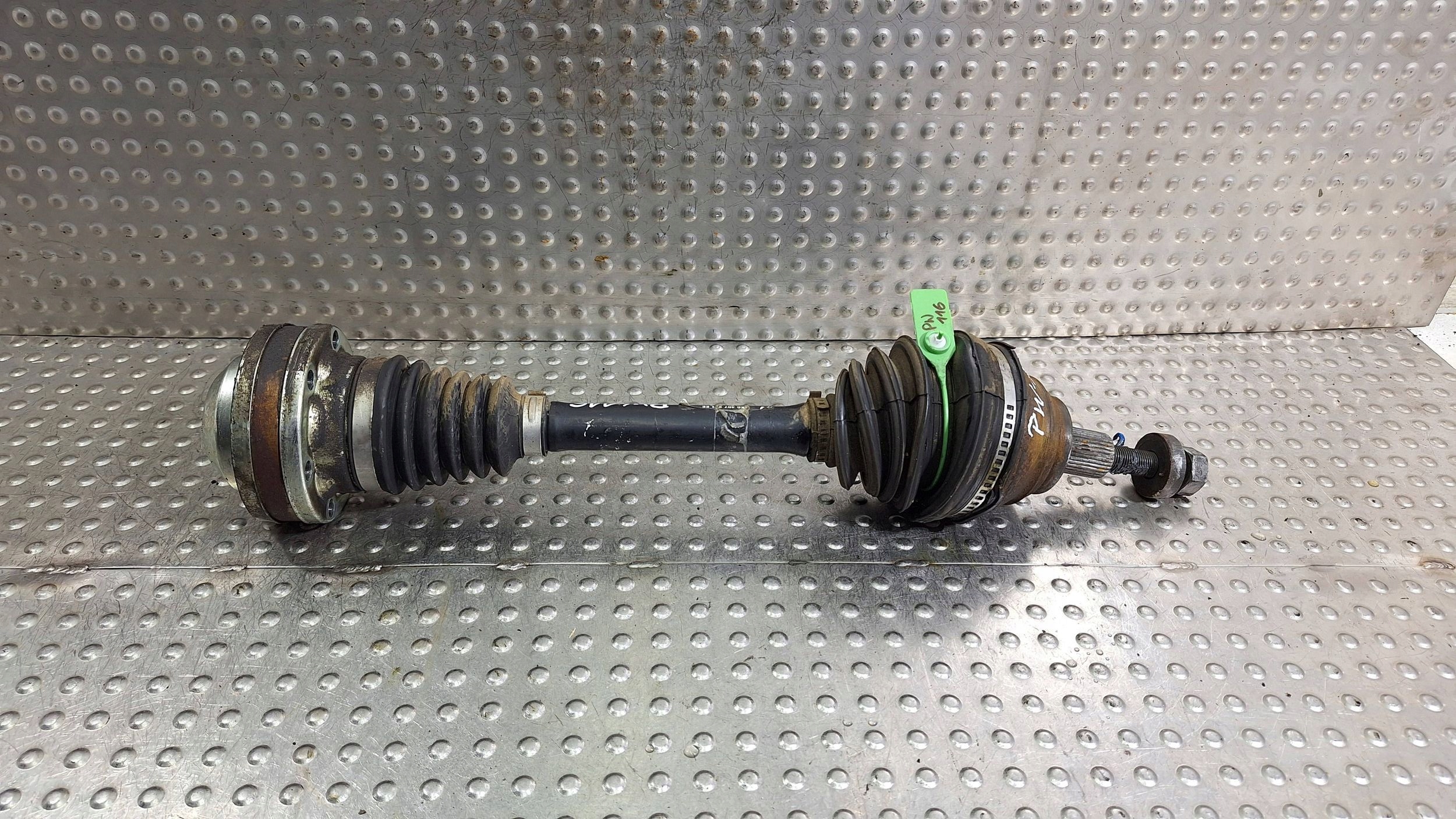 semi-axis left front 1K0407271EE AUDI A3 8P OCTAVIA II GOLF V PASSAT B7 2.0 TDI