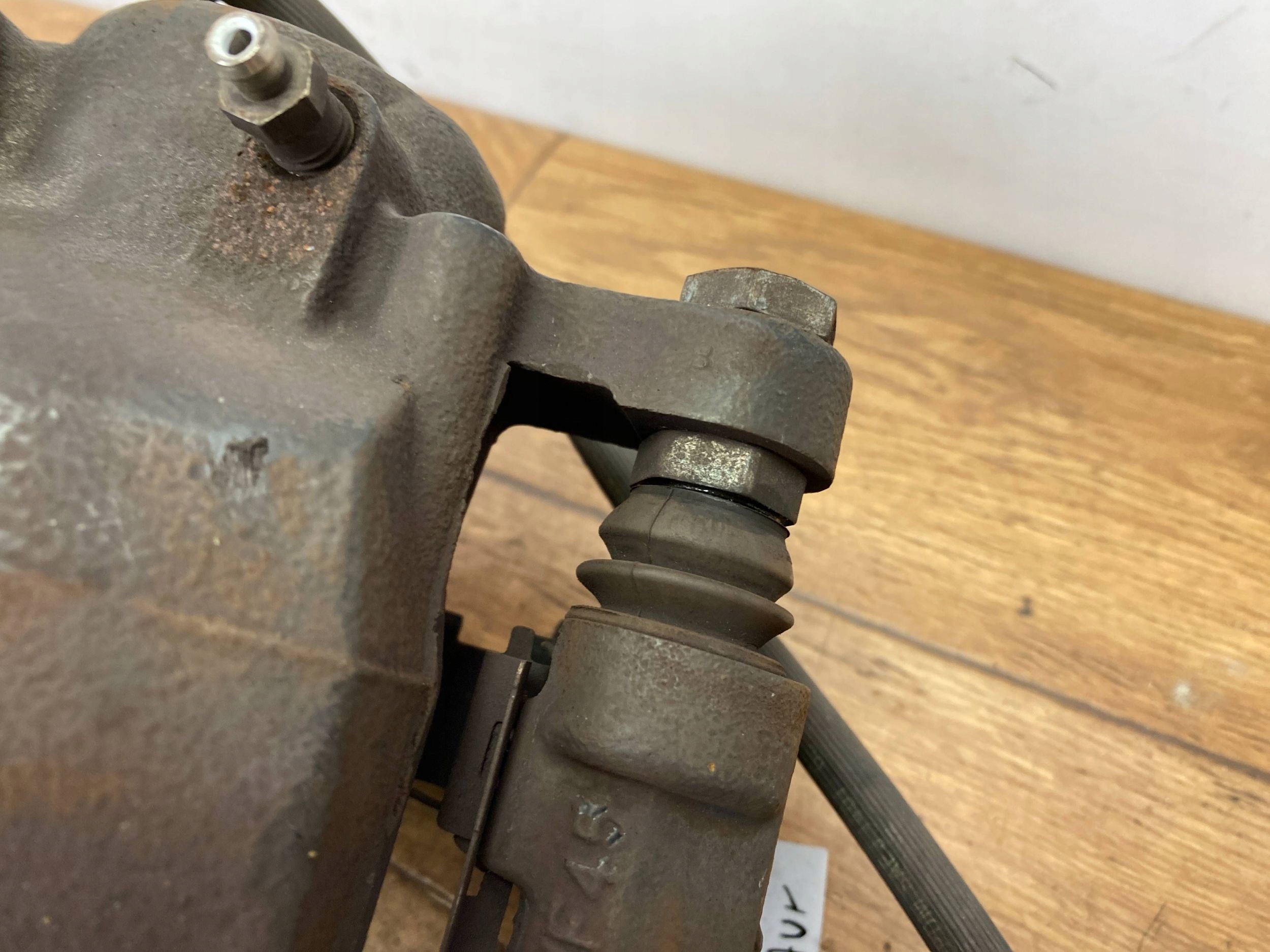 caliper brake front right Cadillac Escalade IV 2015+