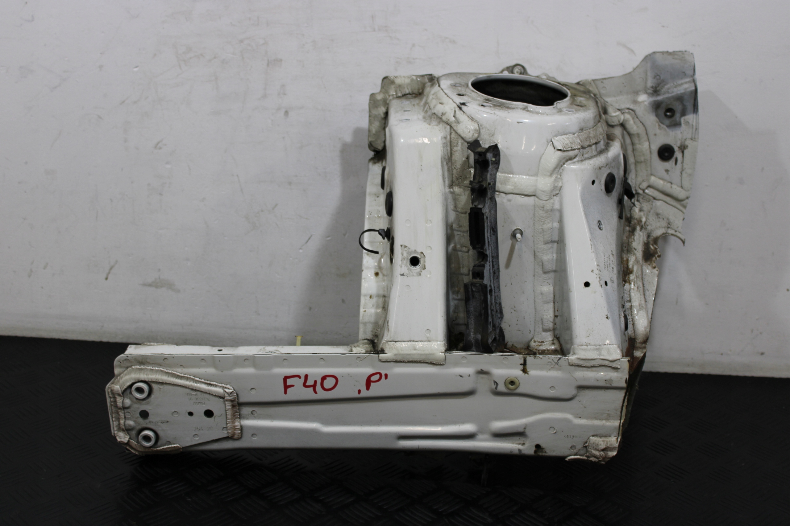 quarter quarter right front BMW 1 F40 1.5D m-packet