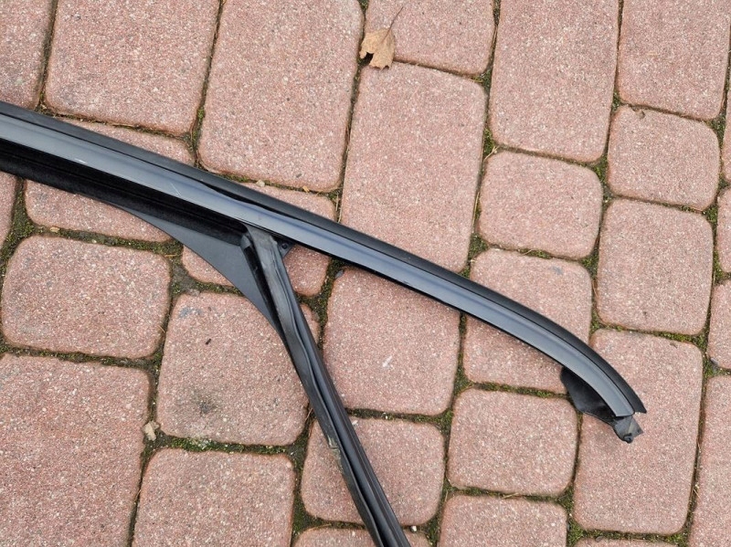 Zgarniacz Joint Vitre Opel Insignia B BLACK