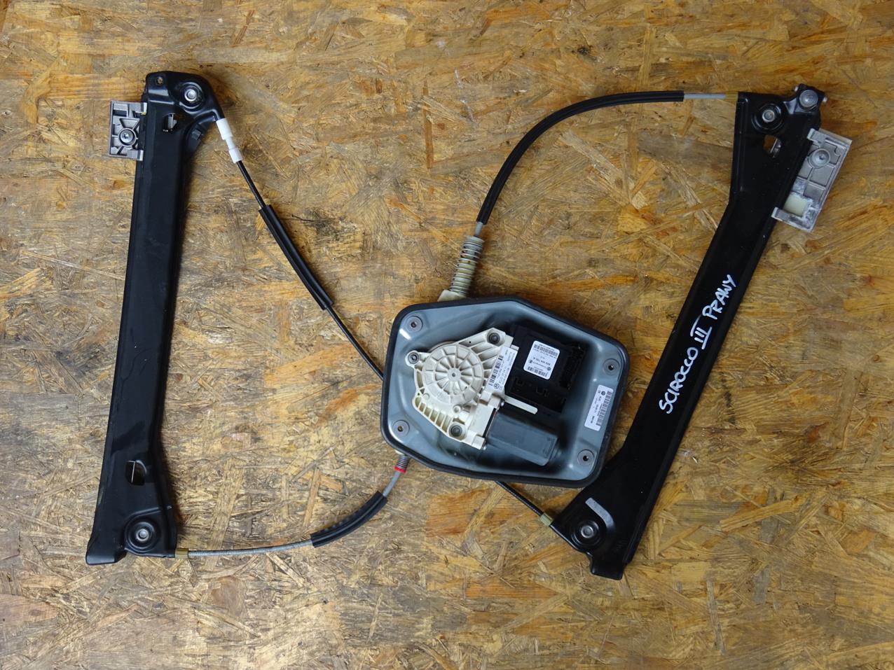 VW SCIROCCO III MECHANIZM SILNICZEK SZYBY PRAWY