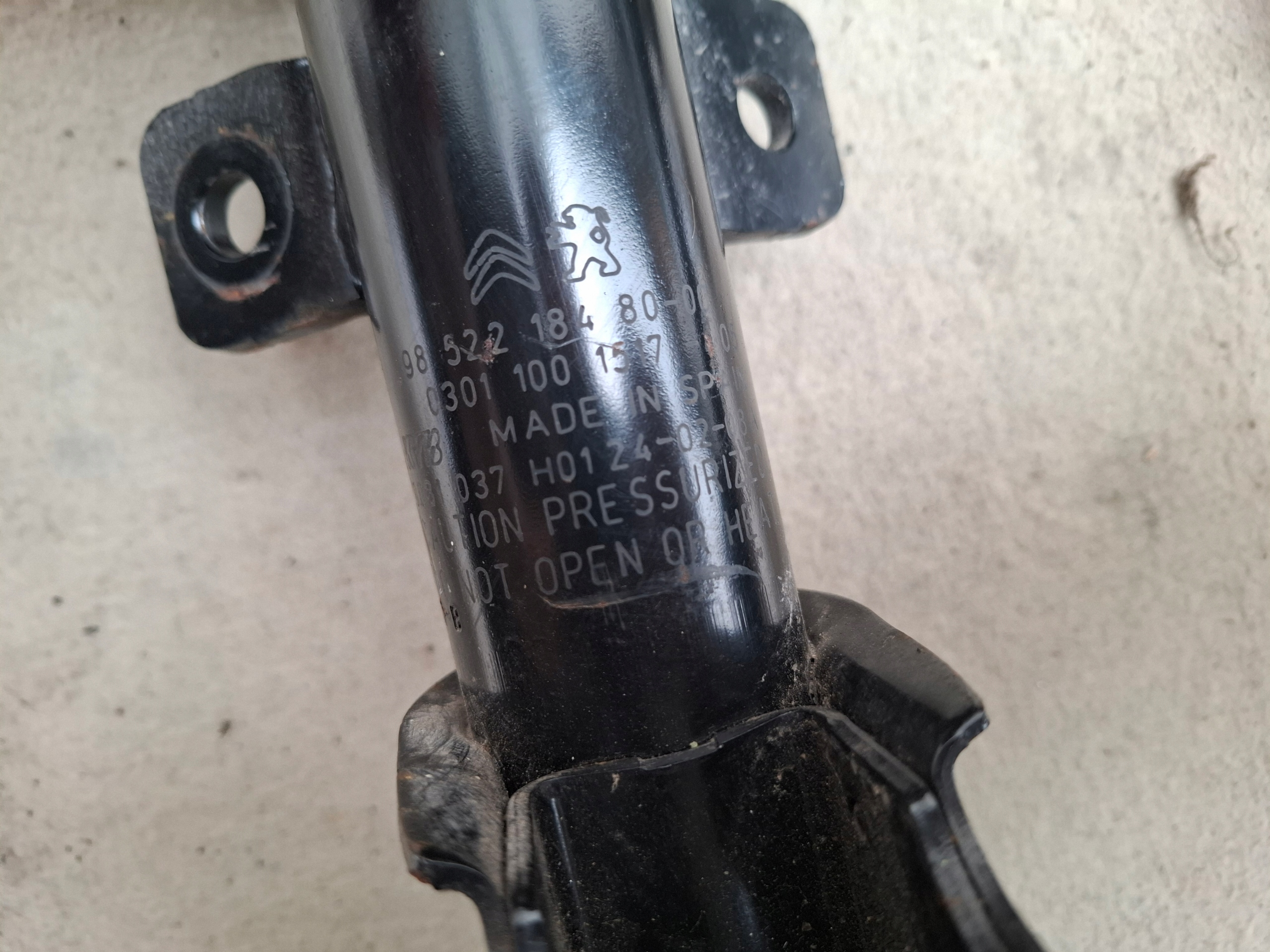McPherson shock absorber spring left right BERLINGO IV COMBO PARTNER IV 24r