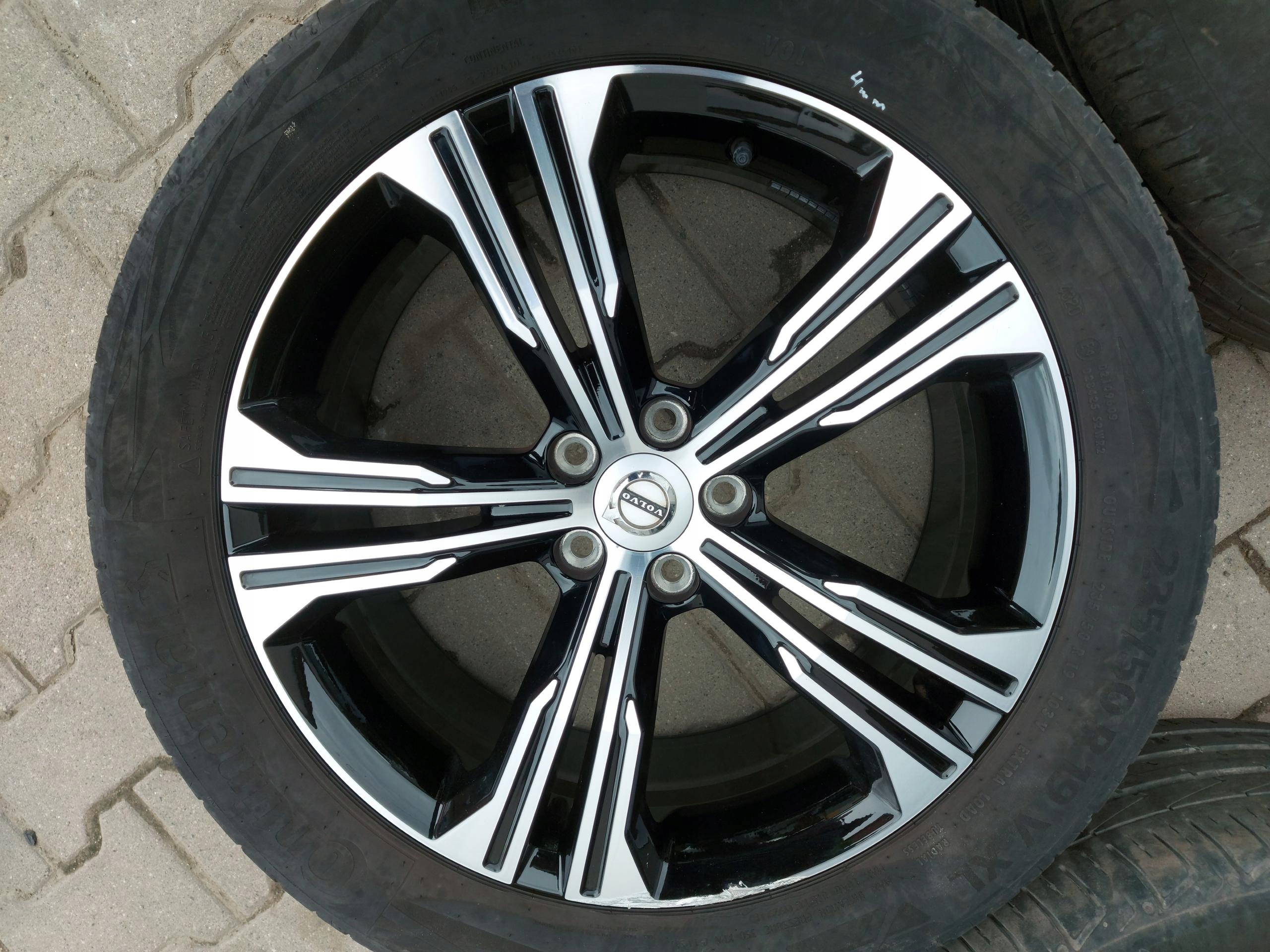 VOLVO XC40 wheels disc 235/50R19 7,5x19H2 4mm
