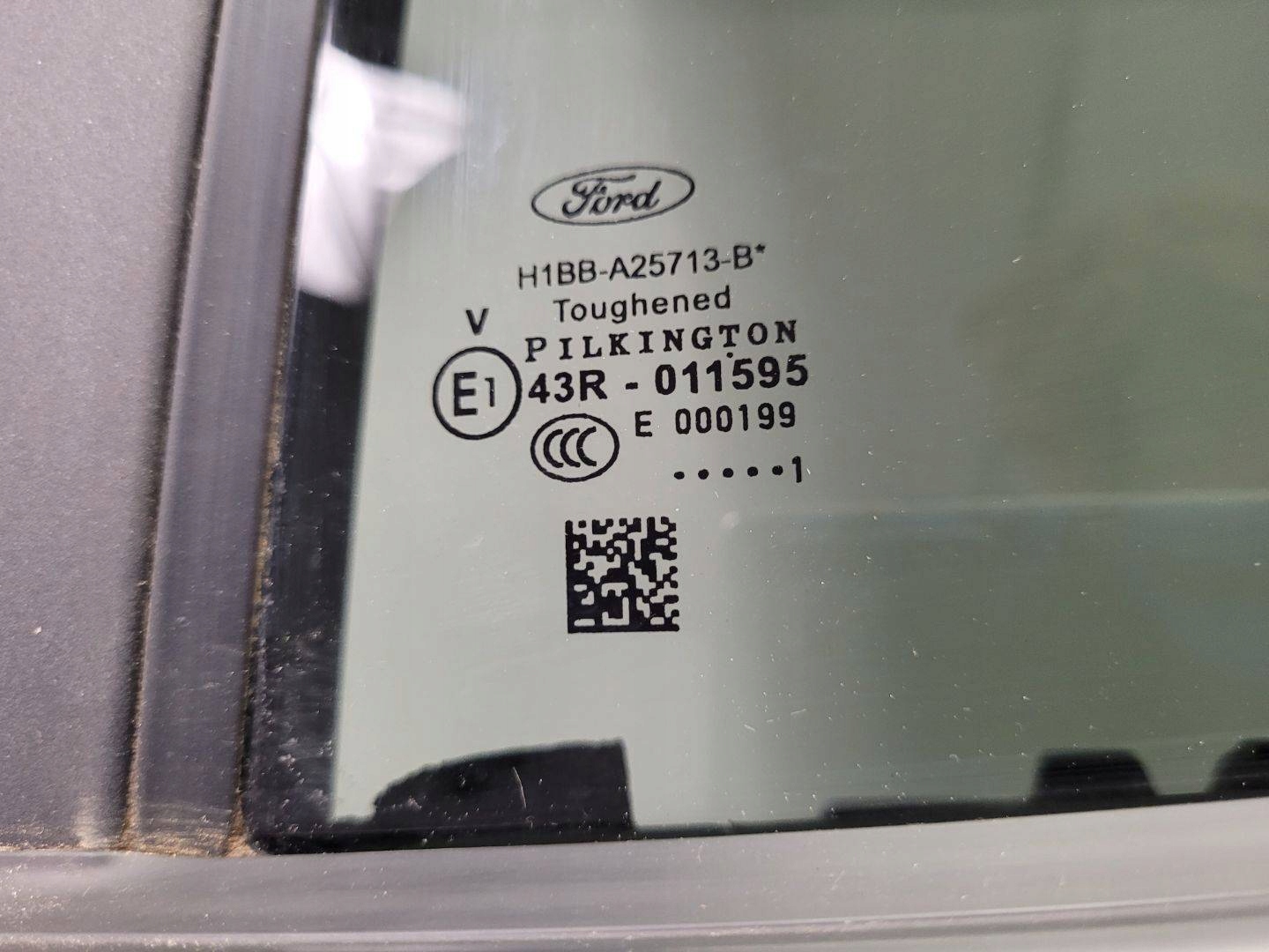 ajtó far bal strona Ford Fiesta 7 2019
