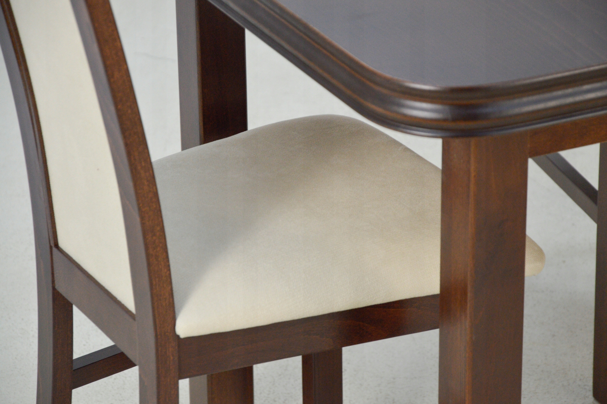 Stół rozkładany 90x160/200 Fornir 4 krzesła z buku Długość stołu 160 cm