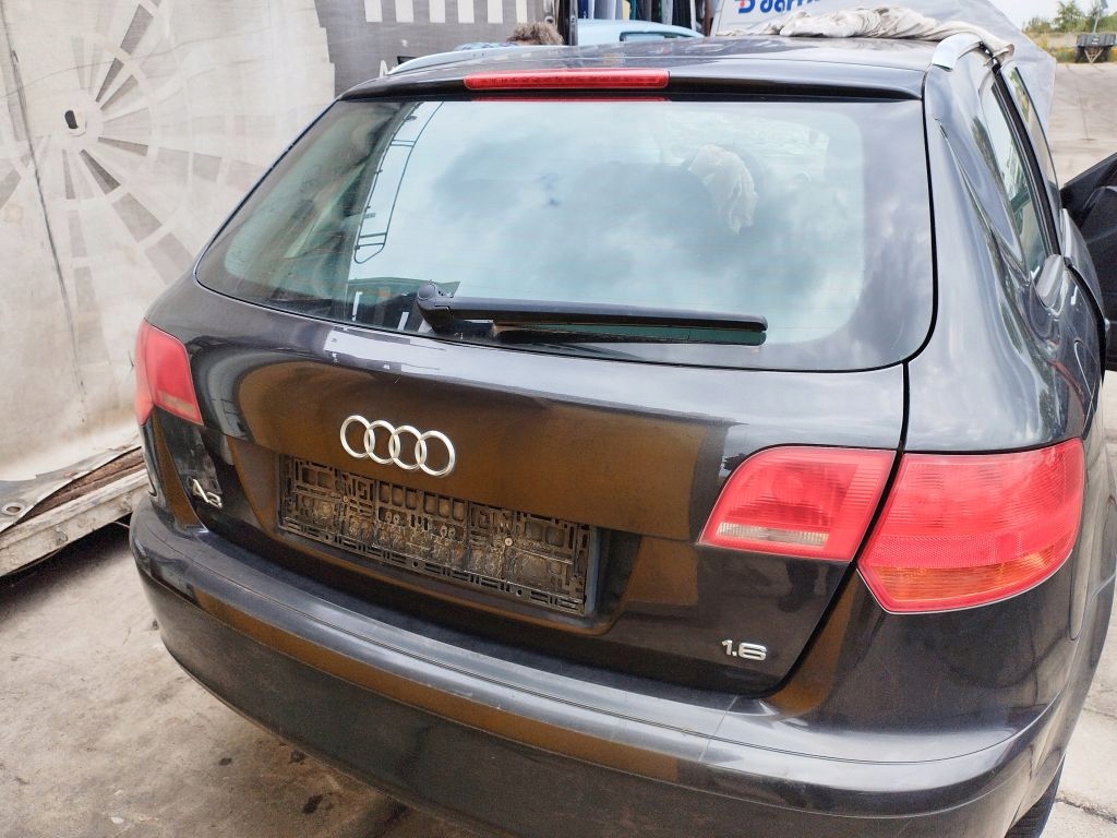 Audi A3pd Sportback кришка зад. задня Lz7l