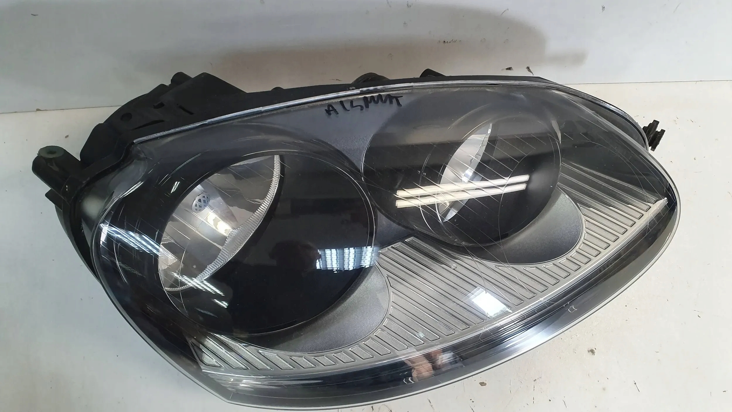 light front right Vw Golf V 5 03