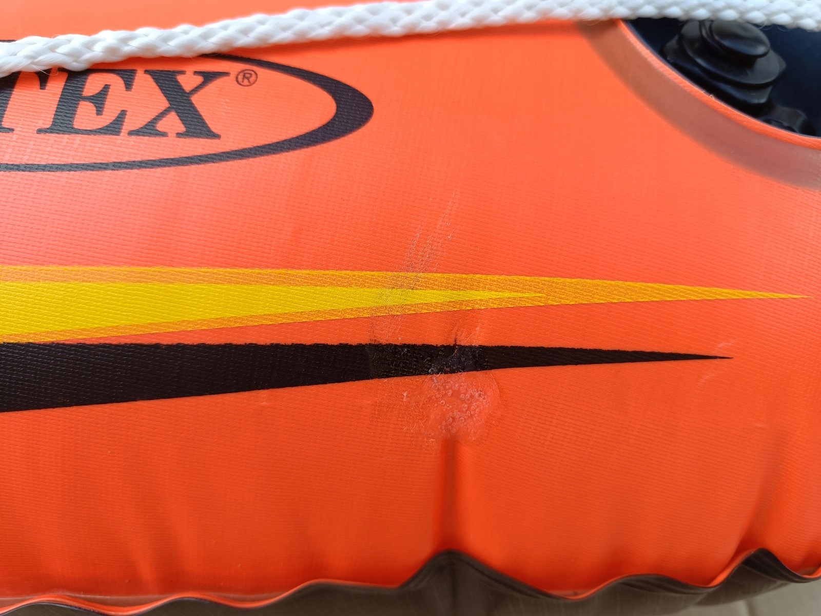 PONTON EXPLORER 100 PRO 160x94x29 INTEX bez wioseł Materiał podłogi tworzywo sztuczne