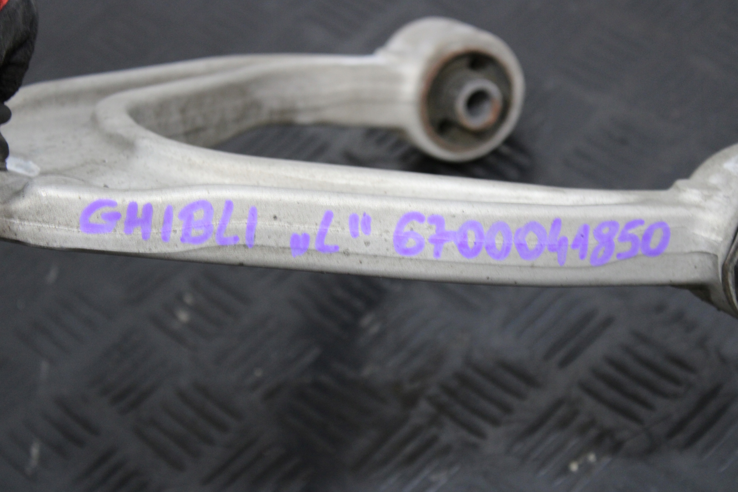 arm left front upper 6700041850 MASERATI GHIBLI M157