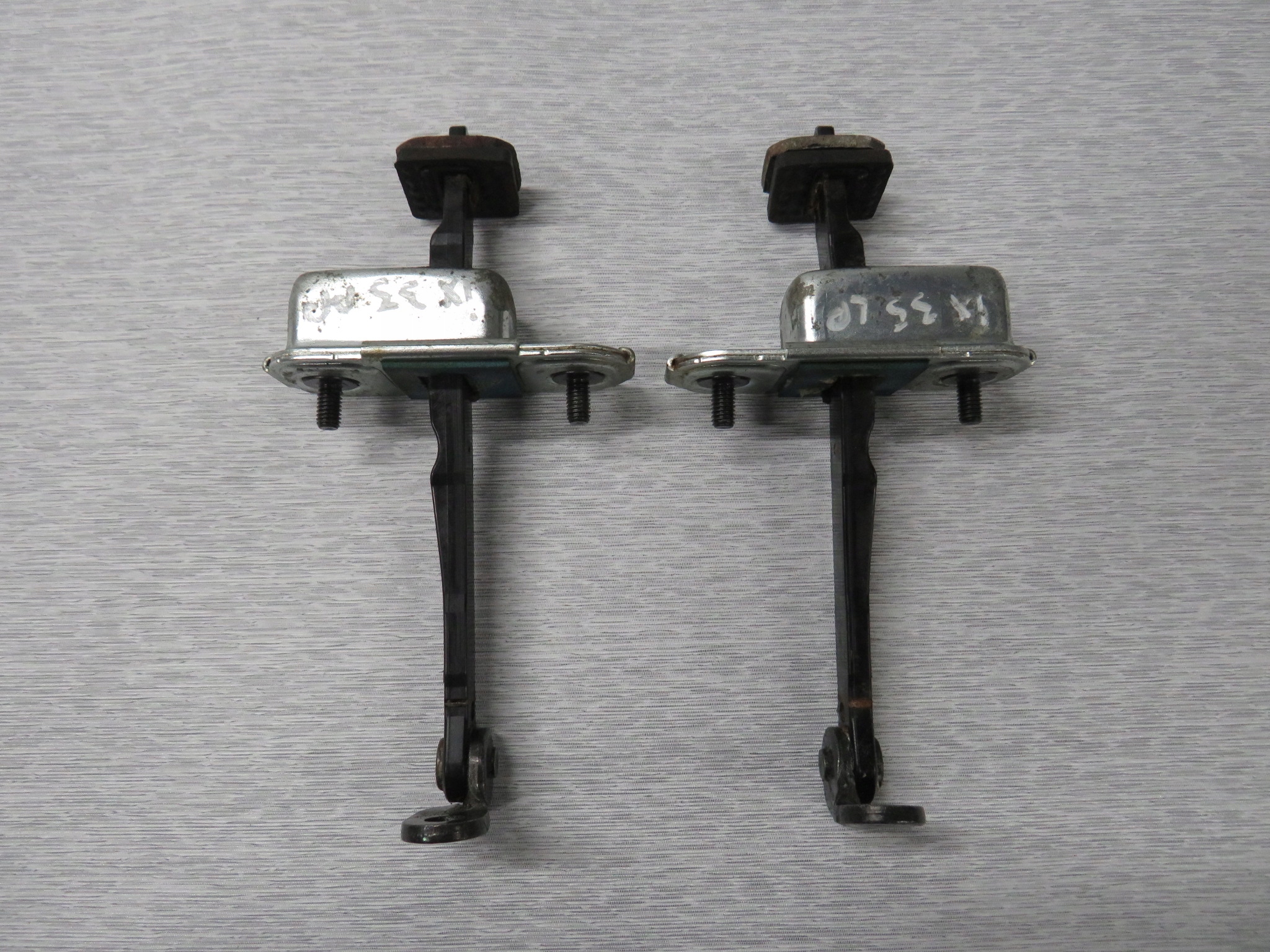 HYUNDAI IX35 OGRANICZNIK DRZWI PRZÓD