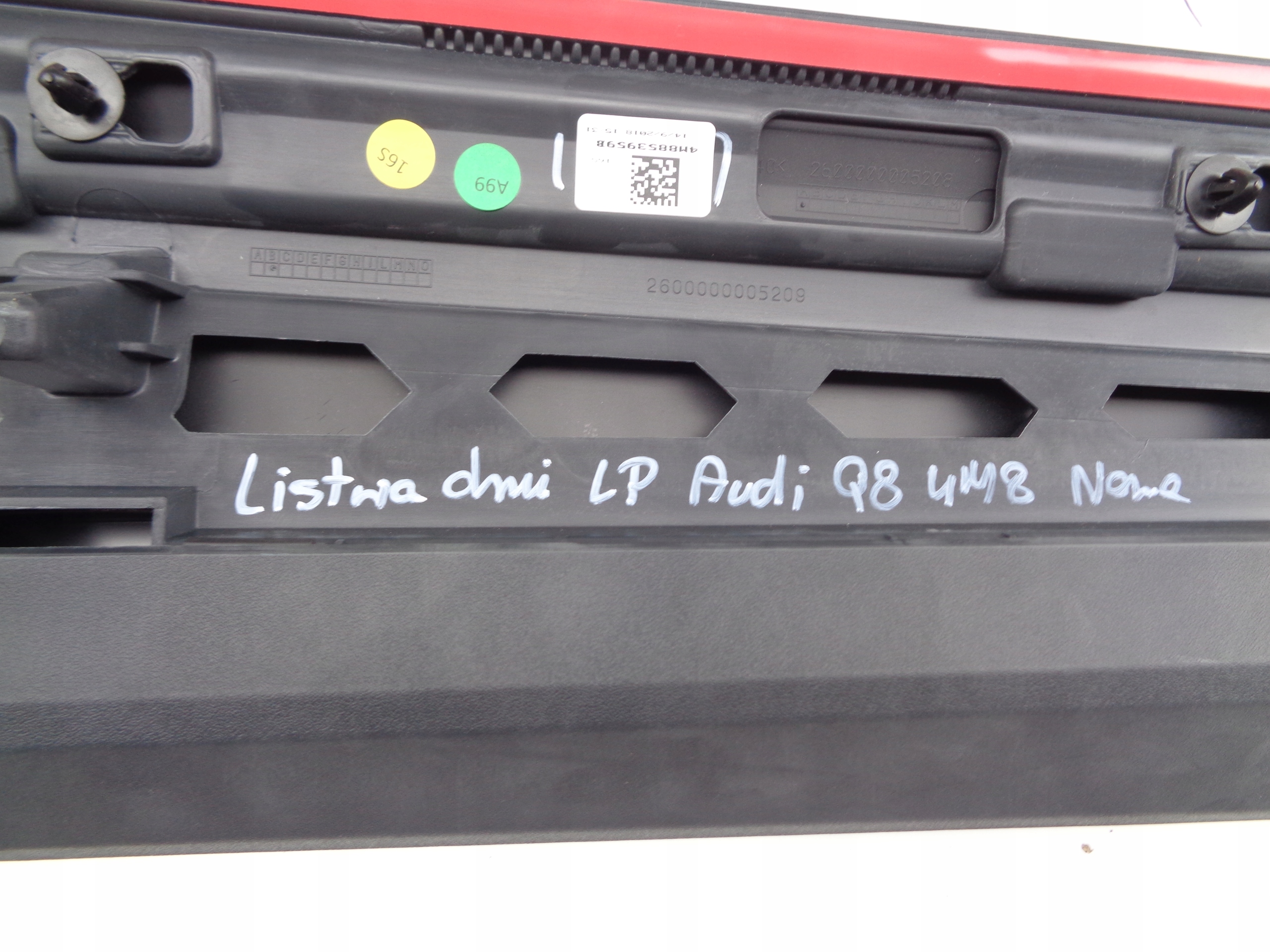 NO-WA-- moulding door left front AUDI Q8 4M8