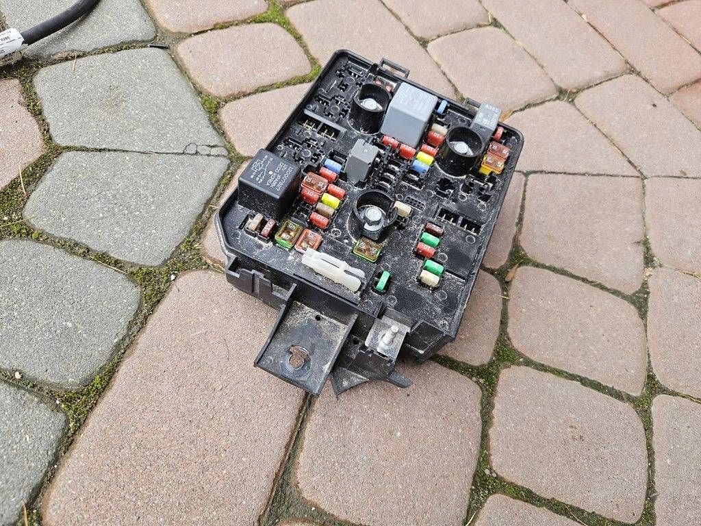 Module fusibles BSI Opel Adam 13450282