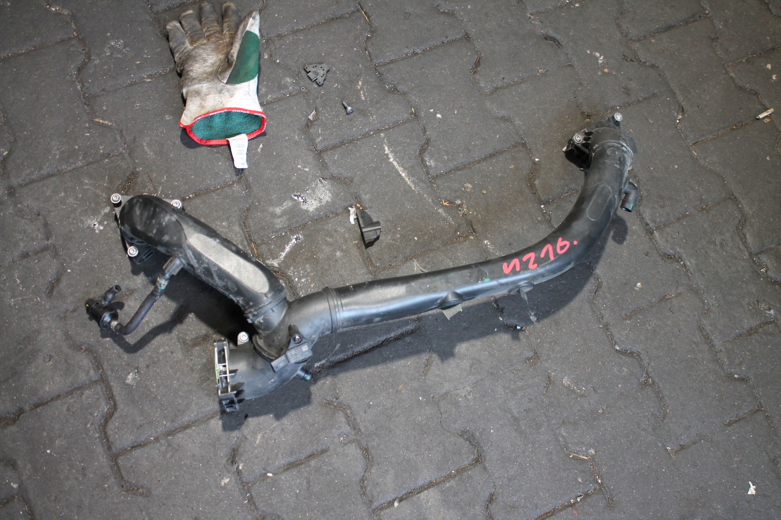4216. Schlauch luft PORSCHE 06M145674DR