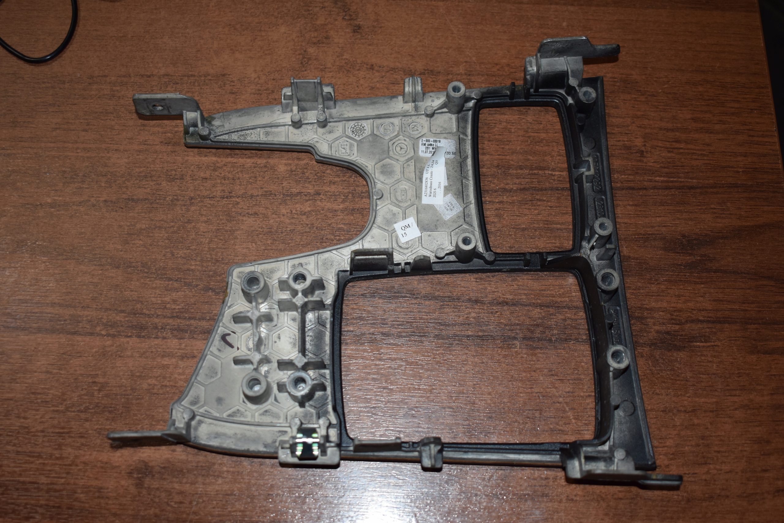 DECOR frame TUNELU MERCEDES SL R231 1