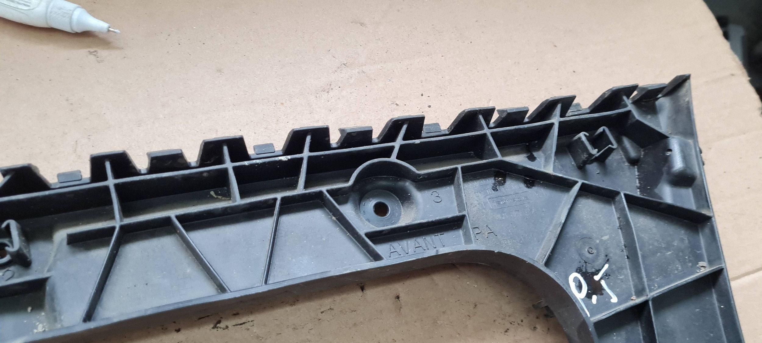 A6 C7 4G LIFT support holder bumper right rear part 4G9807454G