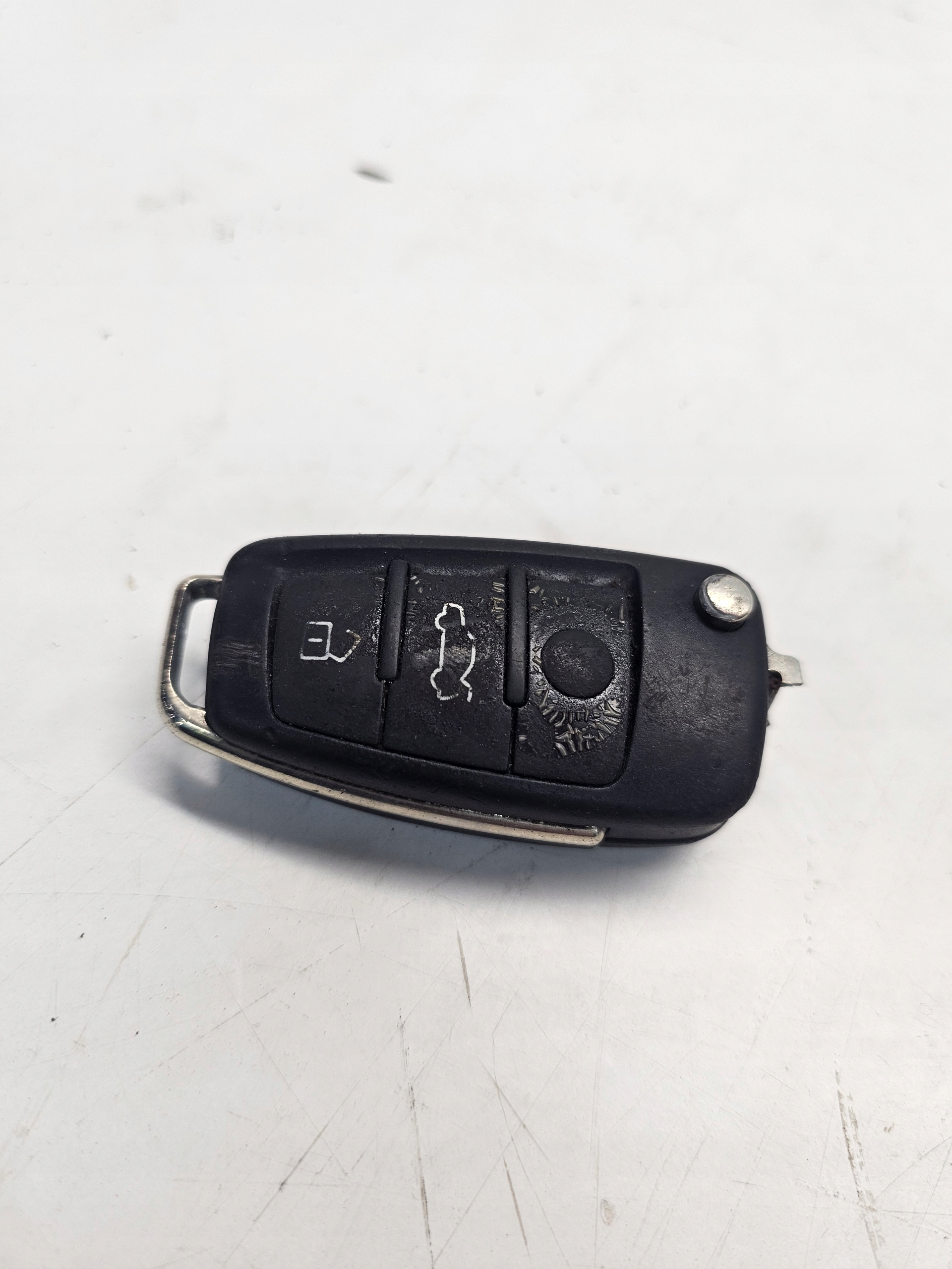 key PILOT SCYZORYK AUDI A3 8V 8V0837220