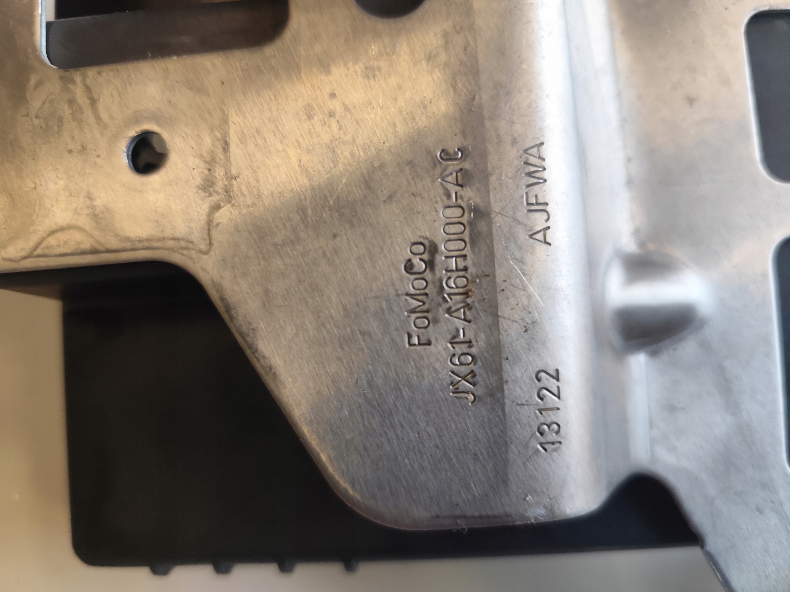 FORD KUGA MK3 Grundlage AKUMULATORA