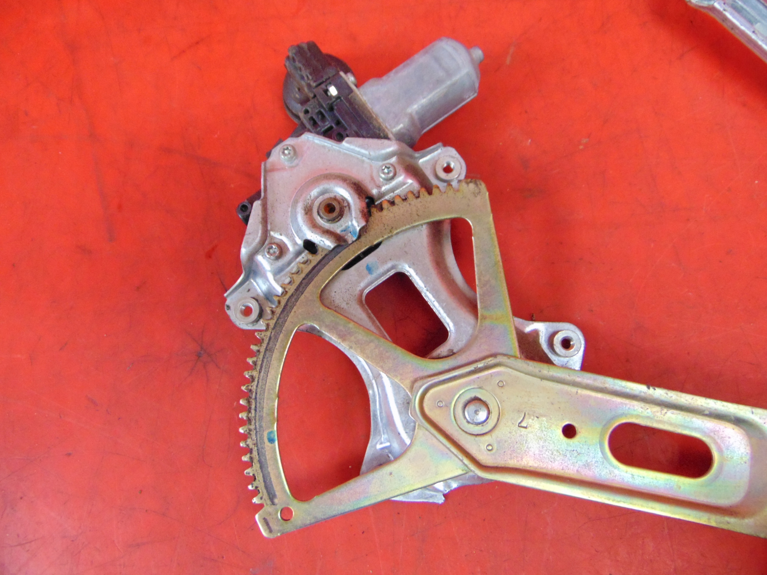 TOYOTA PRIUS 2 II W20 window regulator left rear part EU