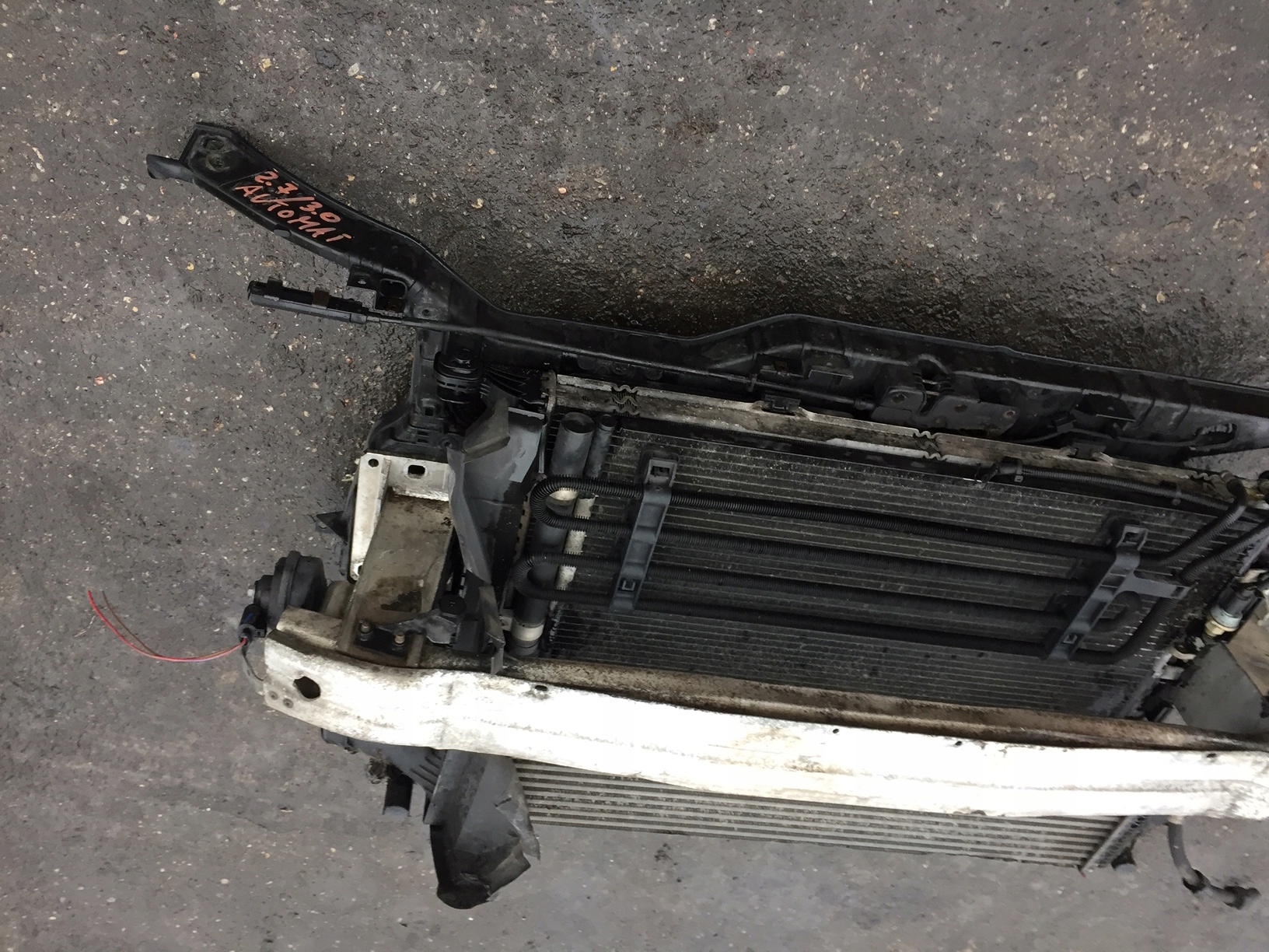 AUDI A5 8T A4 2.7 3.0 TDI support panel for radiators pillar