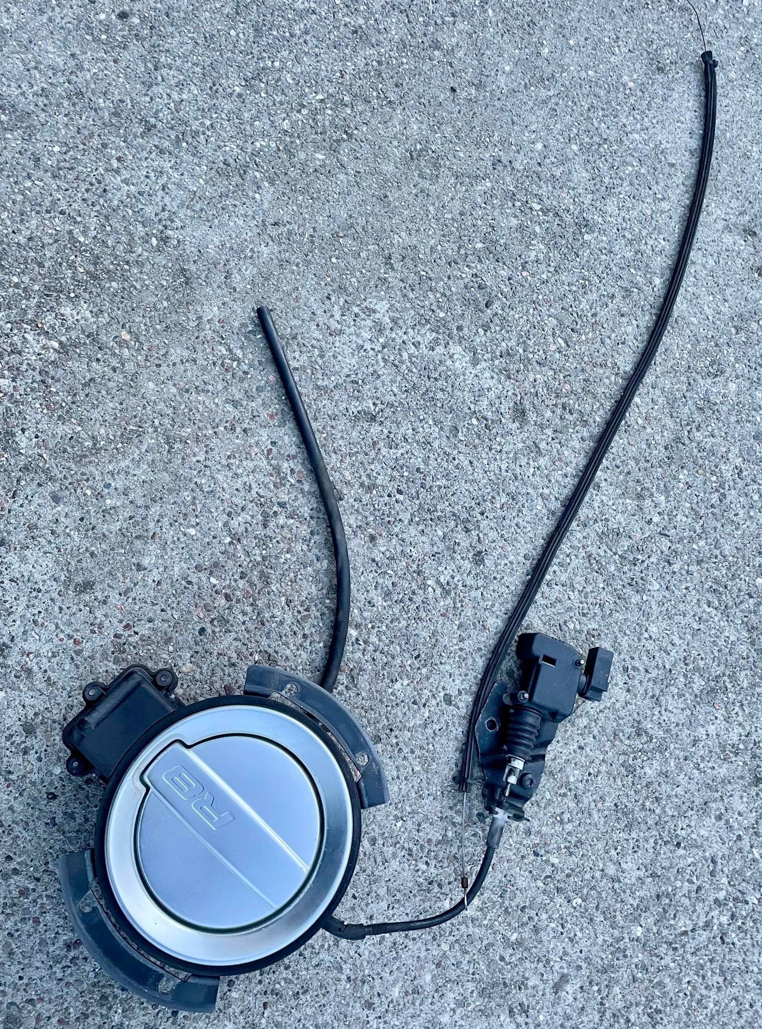 420809900 - Audi R8 420 2006-2010 крышка корпуса топливного бака